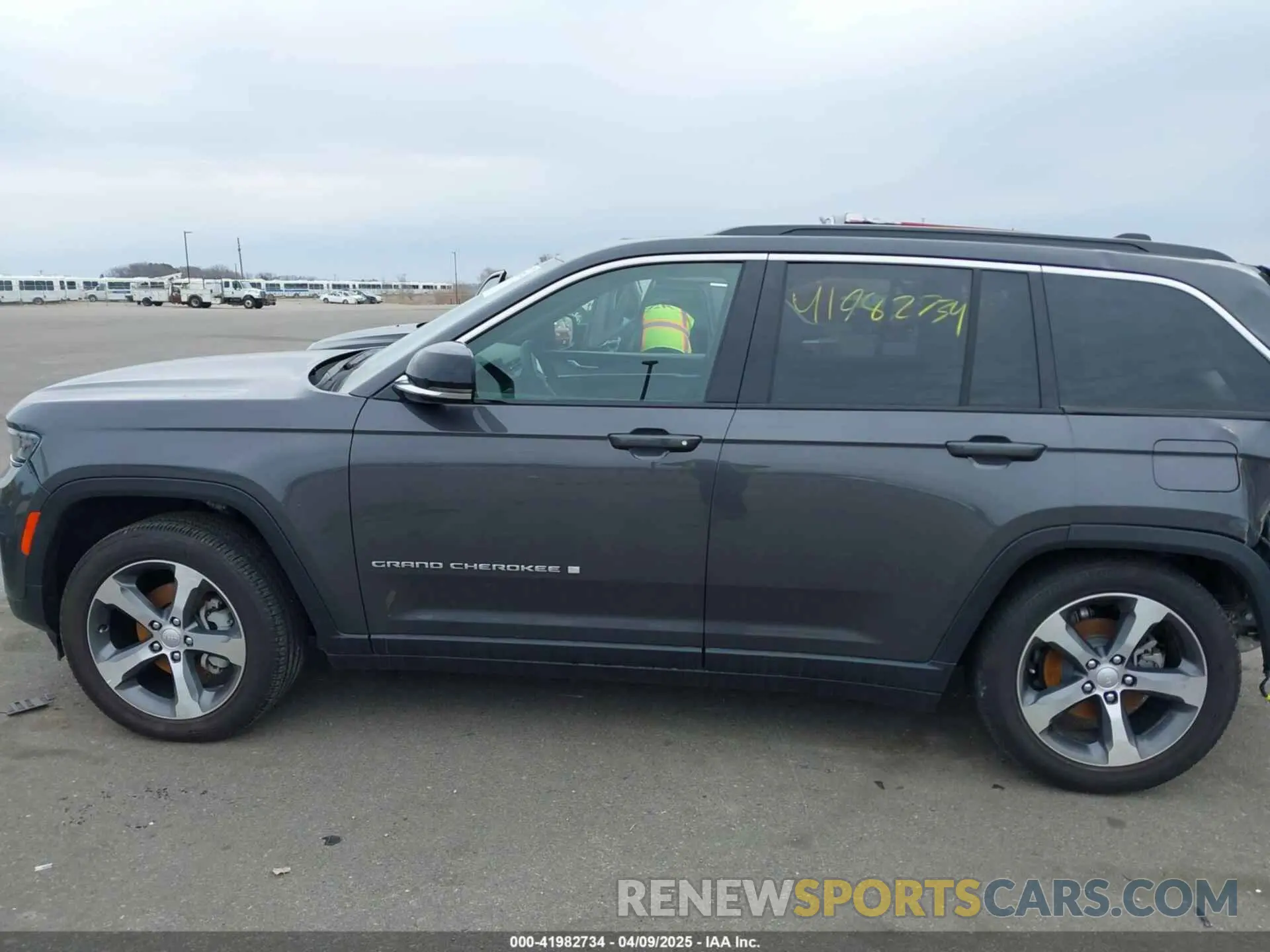 14 fotografías del automóvil dañado 1C4RJHBG2RC162673 JEEP GRAND CHEROKEE 2024