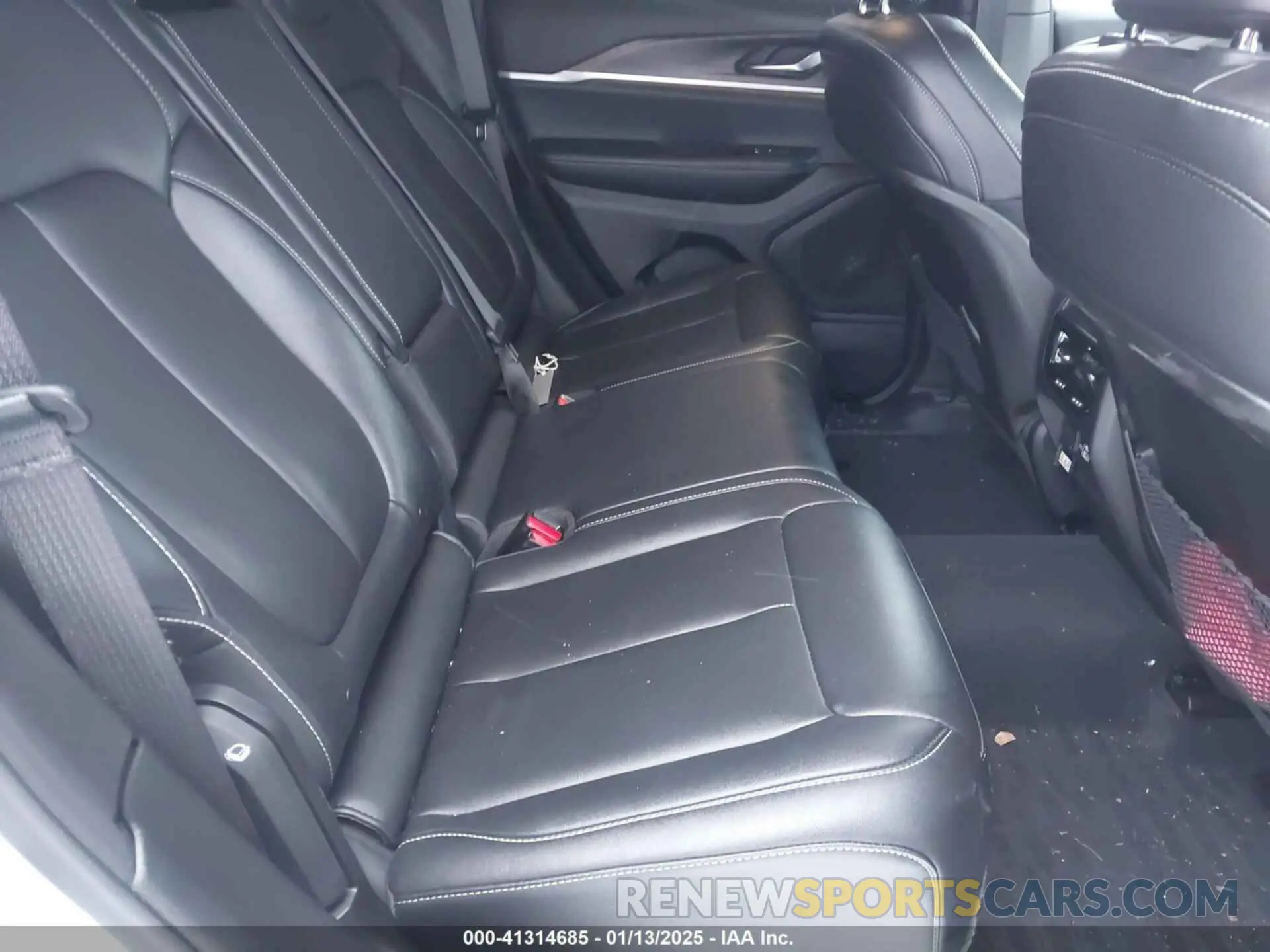8 fotografías del automóvil dañado 1C4RJHBG5RC223711 JEEP GRAND CHEROKEE 2024