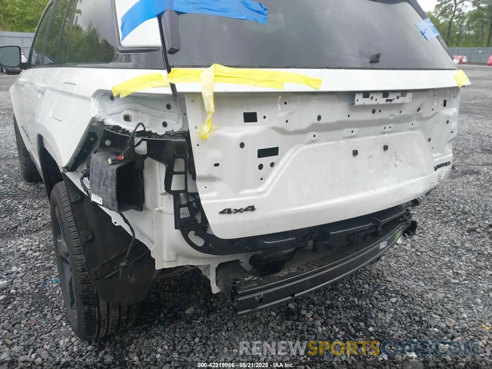 17 fotografías del automóvil dañado 1C4RJHBG5RC232263 JEEP GRAND CHEROKEE 2024