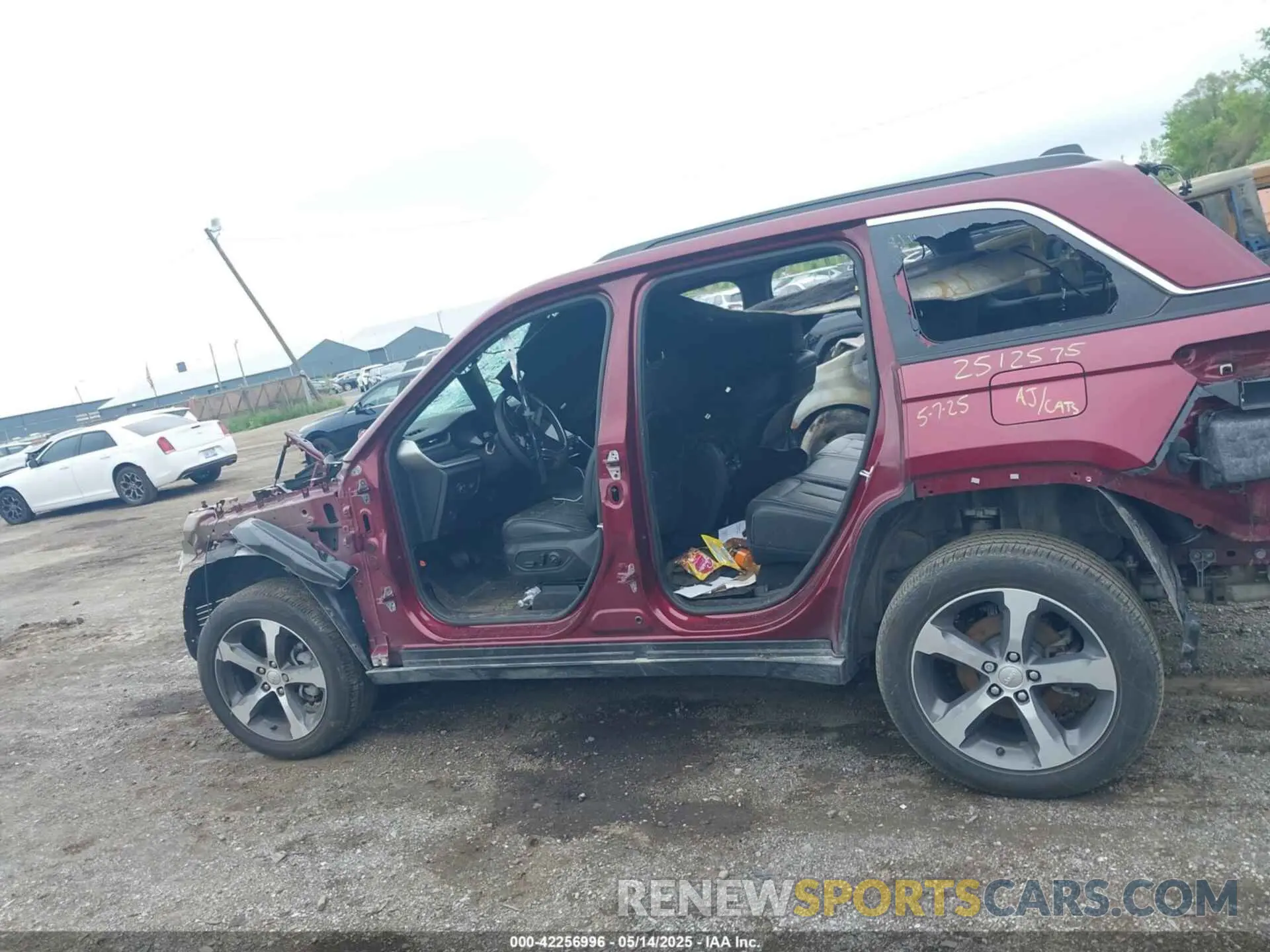 13 fotografías del automóvil dañado 1C4RJHBG9RC132120 JEEP GRAND CHEROKEE 2024