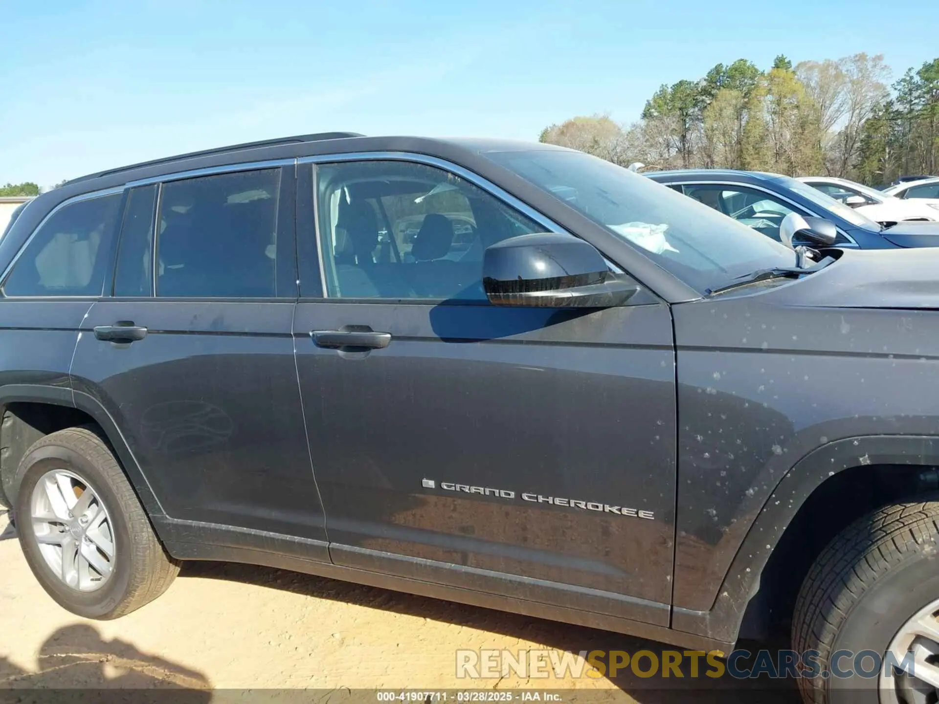 12 fotografías del automóvil dañado 1C4RJHAG3SC271389 JEEP GRAND CHEROKEE 2025