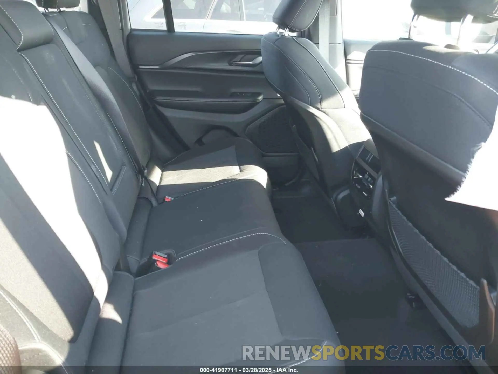 8 fotografías del automóvil dañado 1C4RJHAG3SC271389 JEEP GRAND CHEROKEE 2025