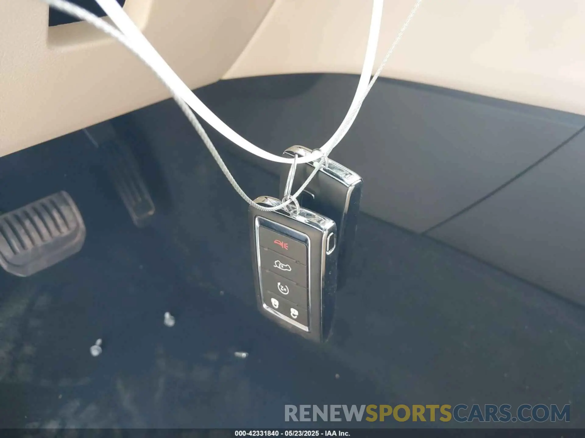 11 fotografías del automóvil dañado 1C4RJHBG7SC272351 JEEP GRAND CHEROKEE 2025