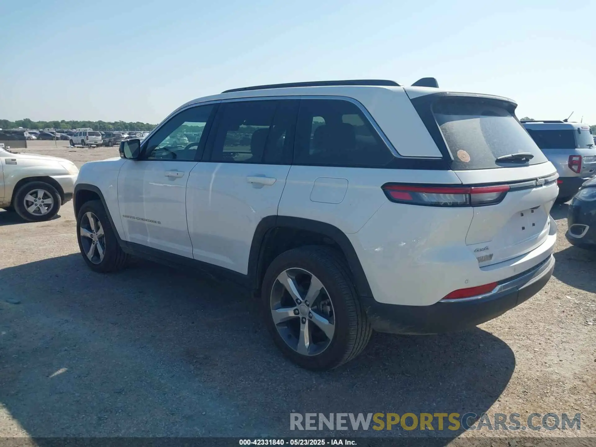 3 fotografías del automóvil dañado 1C4RJHBG7SC272351 JEEP GRAND CHEROKEE 2025