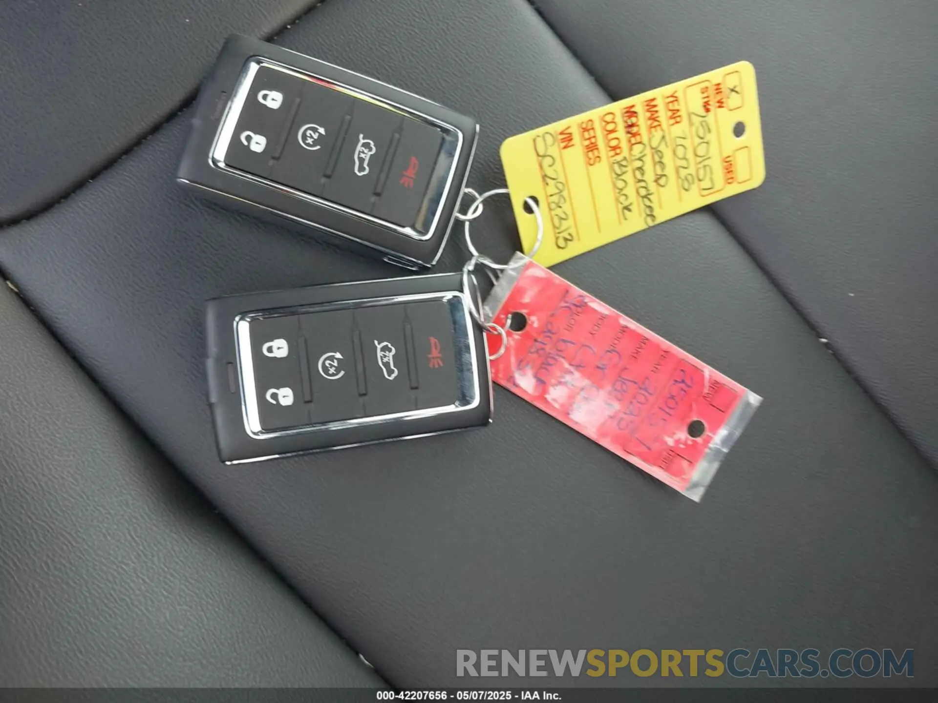 11 fotografías del automóvil dañado 1C4RJHBG8SC298313 JEEP GRAND CHEROKEE 2025