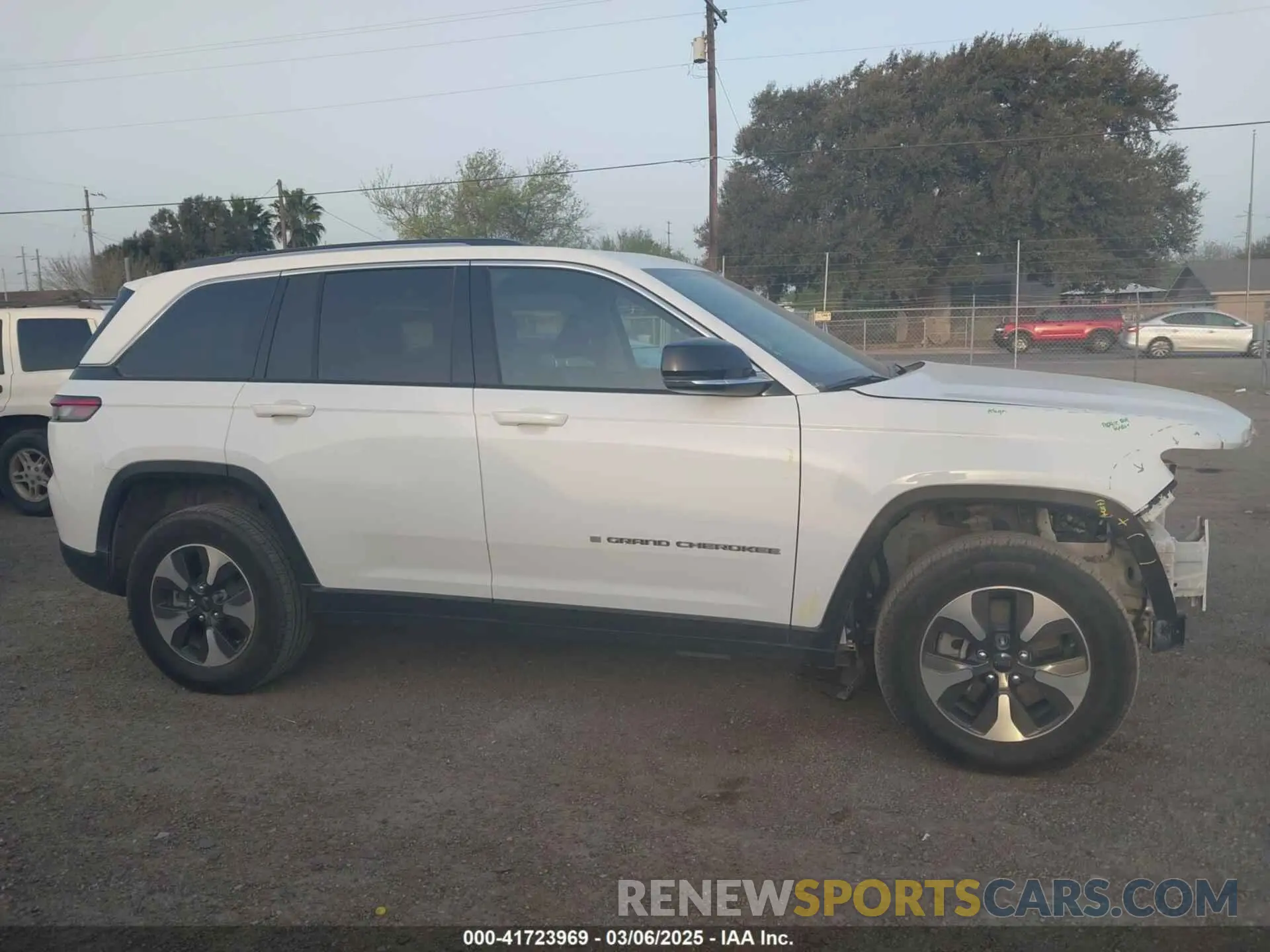 14 fotografías del automóvil dañado 1C4RJYB63N8762798 JEEP GRAND CHEROKEE 4XE 2022