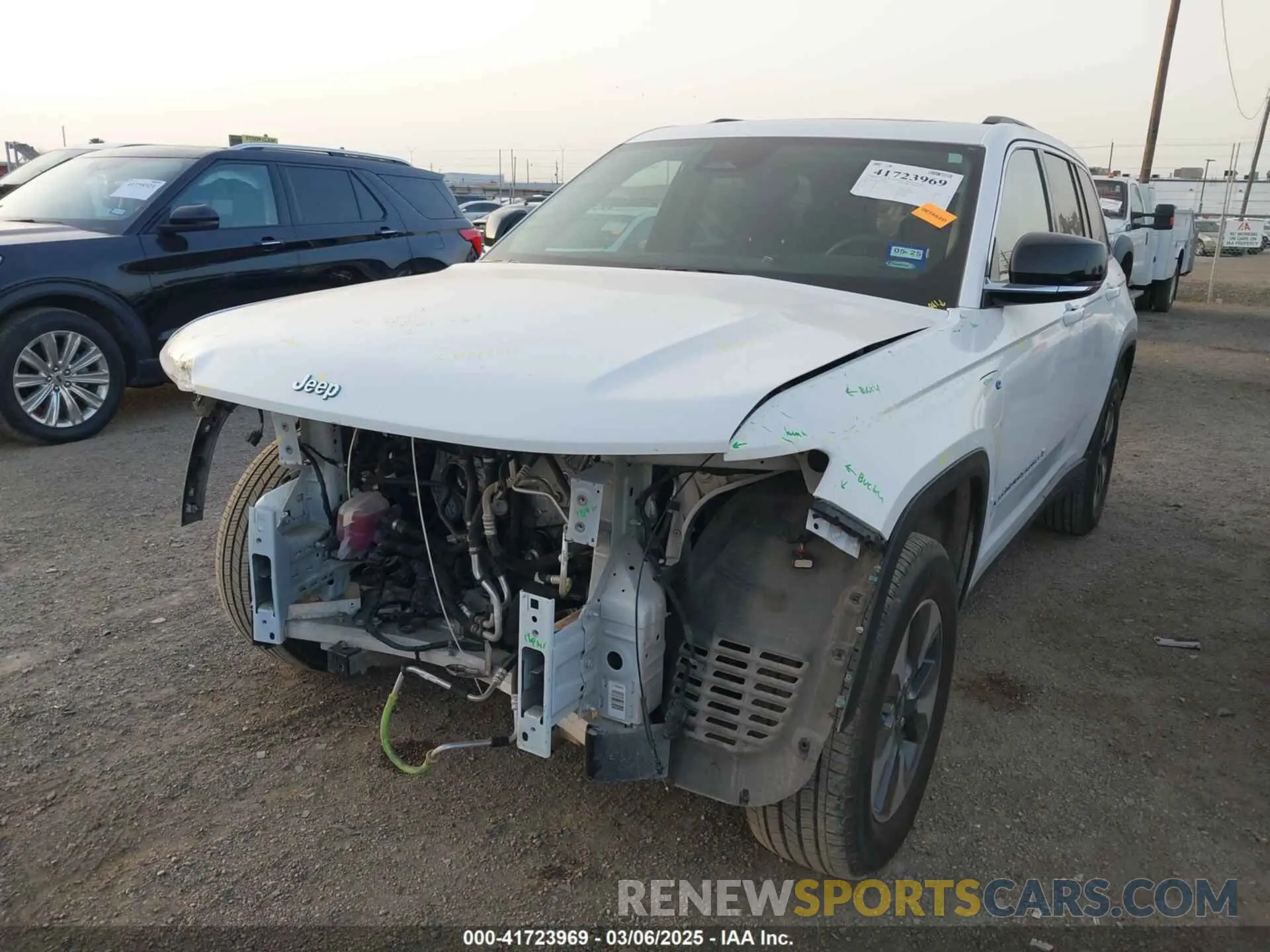 2 fotografías del automóvil dañado 1C4RJYB63N8762798 JEEP GRAND CHEROKEE 4XE 2022