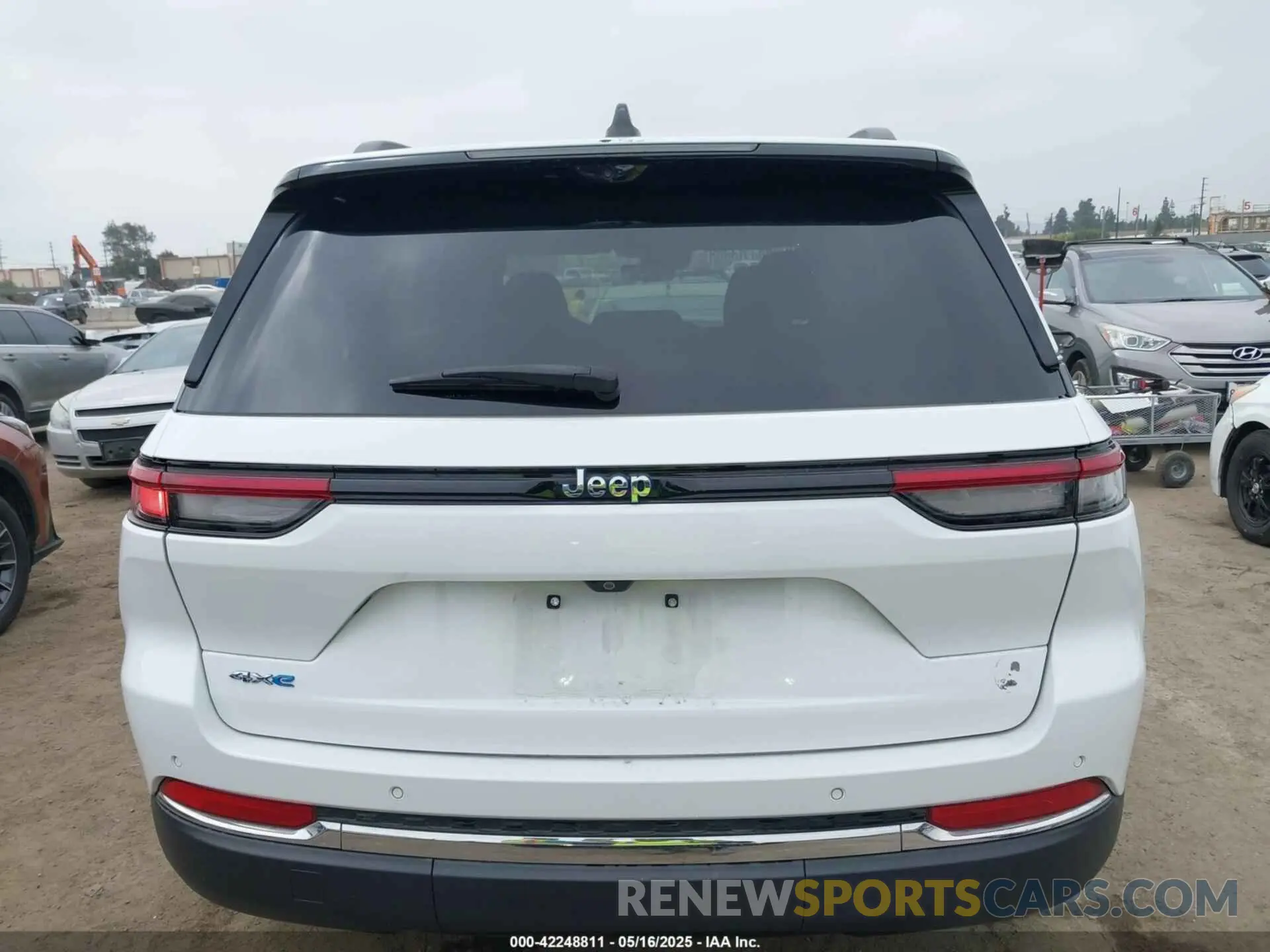 16 fotografías del automóvil dañado 1C4RJYB67N8761928 JEEP GRAND CHEROKEE 4XE 2022