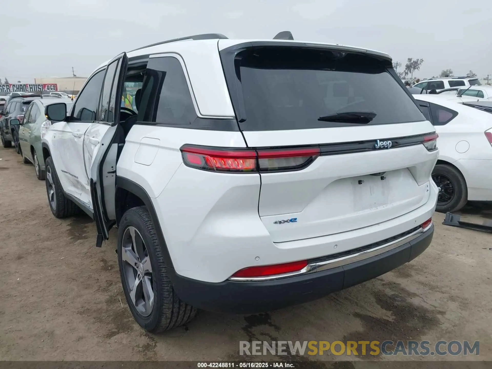 3 fotografías del automóvil dañado 1C4RJYB67N8761928 JEEP GRAND CHEROKEE 4XE 2022
