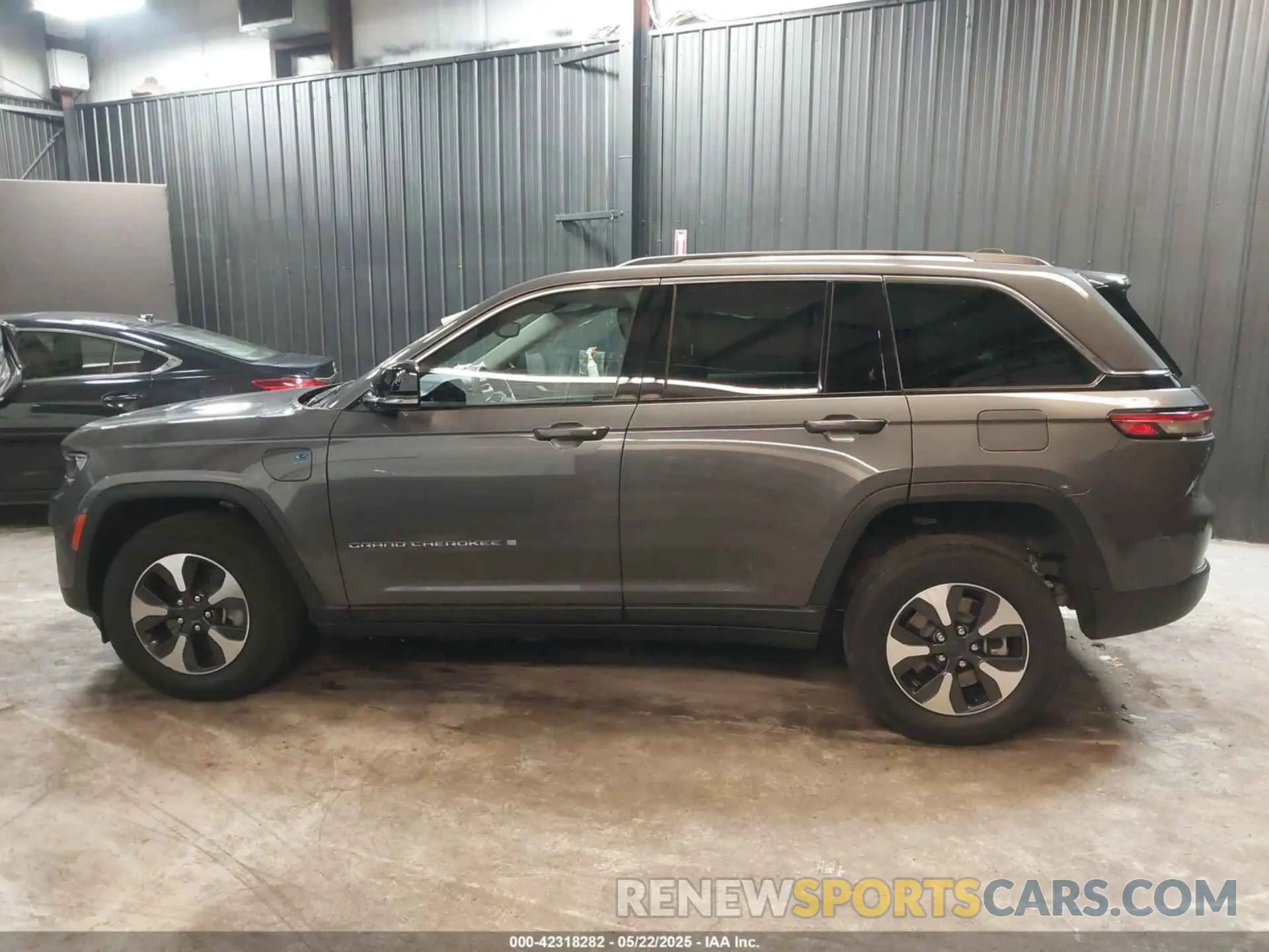 14 fotografías del automóvil dañado 1C4RJYB69N8715159 JEEP GRAND CHEROKEE 4XE 2022