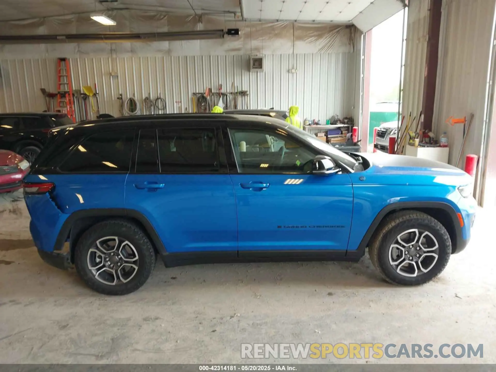 13 fotografías del automóvil dañado 1C4RJYC61N8747036 JEEP GRAND CHEROKEE 4XE 2022