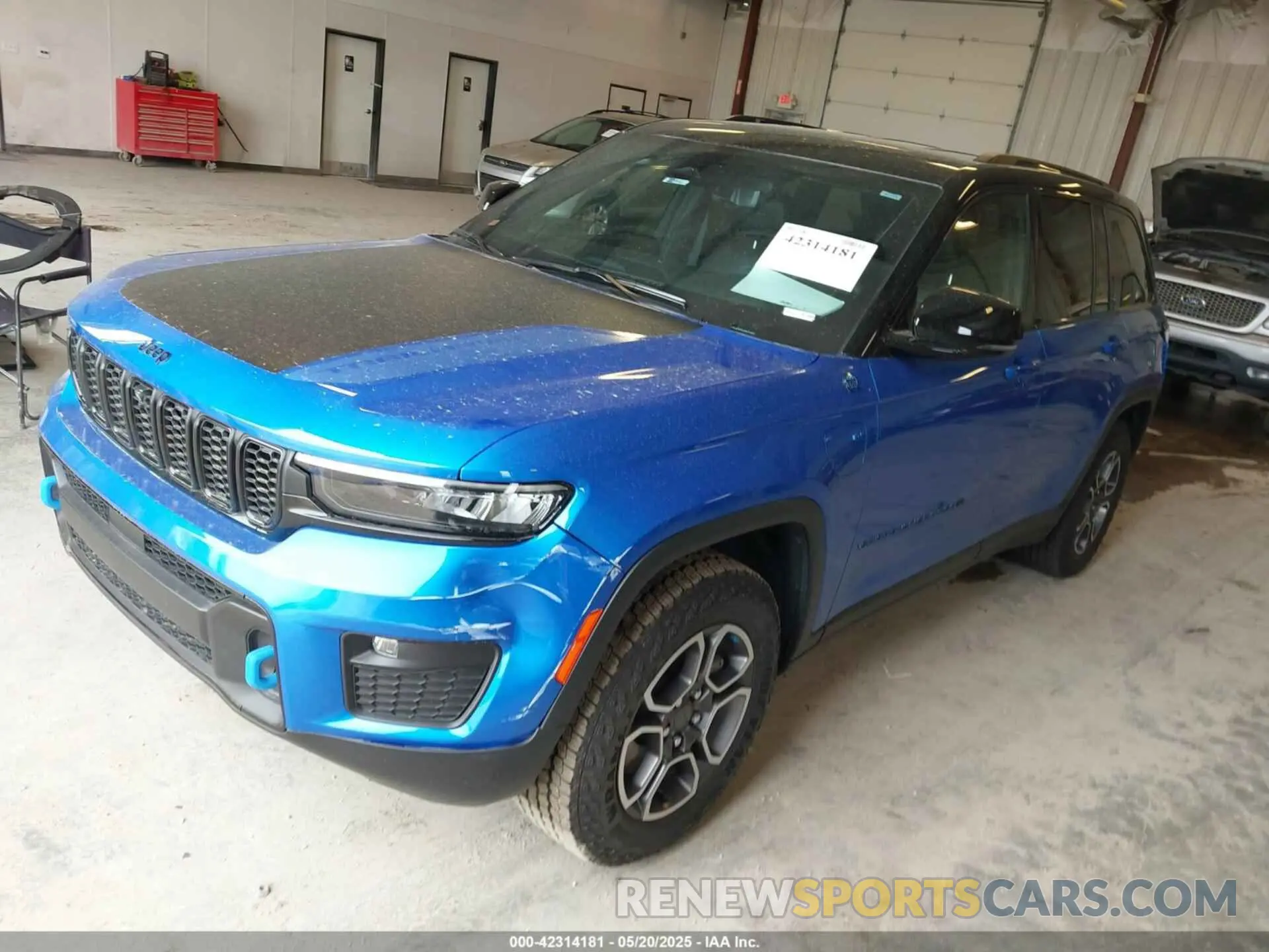 2 fotografías del automóvil dañado 1C4RJYC61N8747036 JEEP GRAND CHEROKEE 4XE 2022