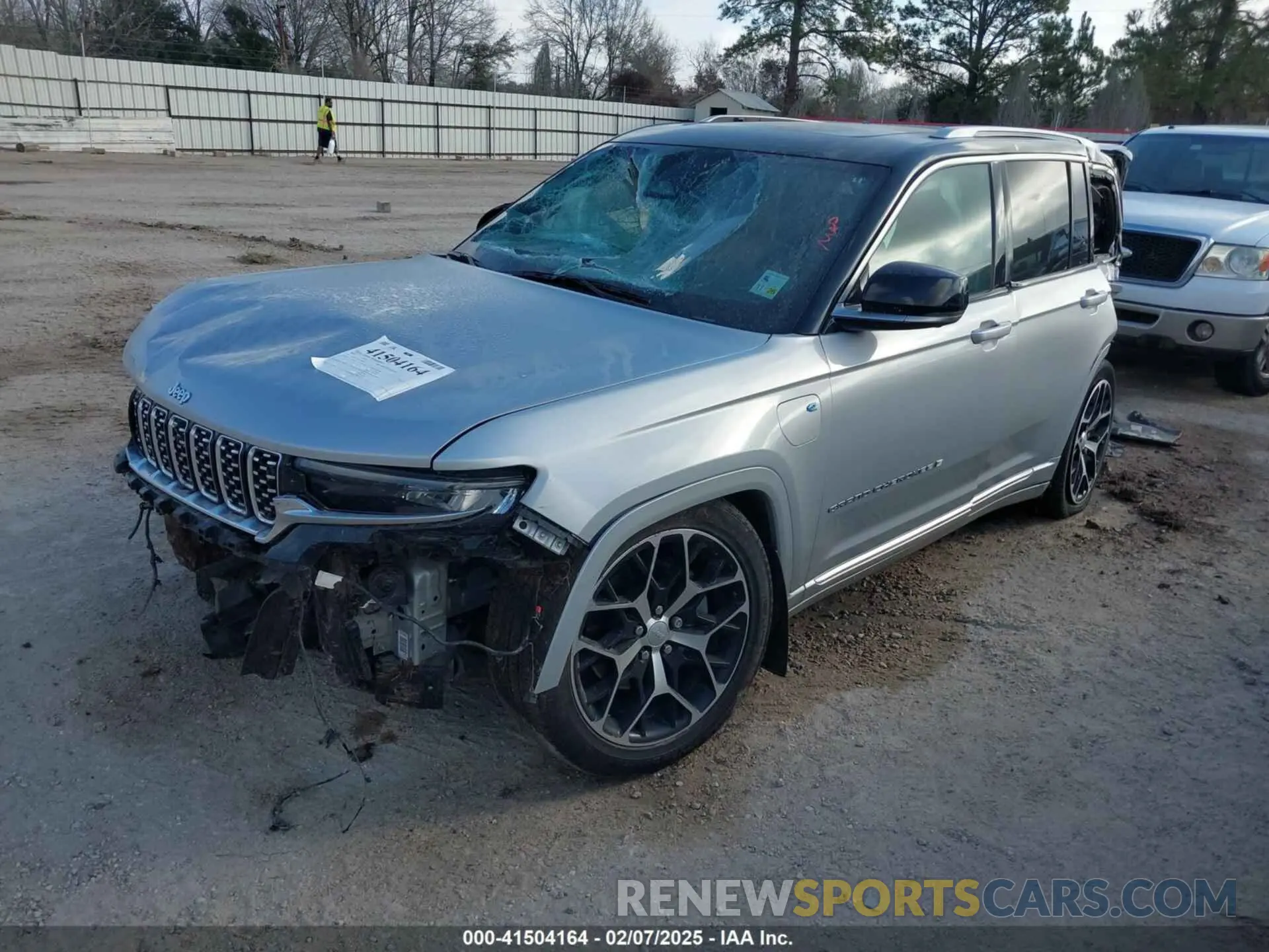 2 fotografías del automóvil dañado 1C4RJYE63N8747018 JEEP GRAND CHEROKEE 4XE 2022