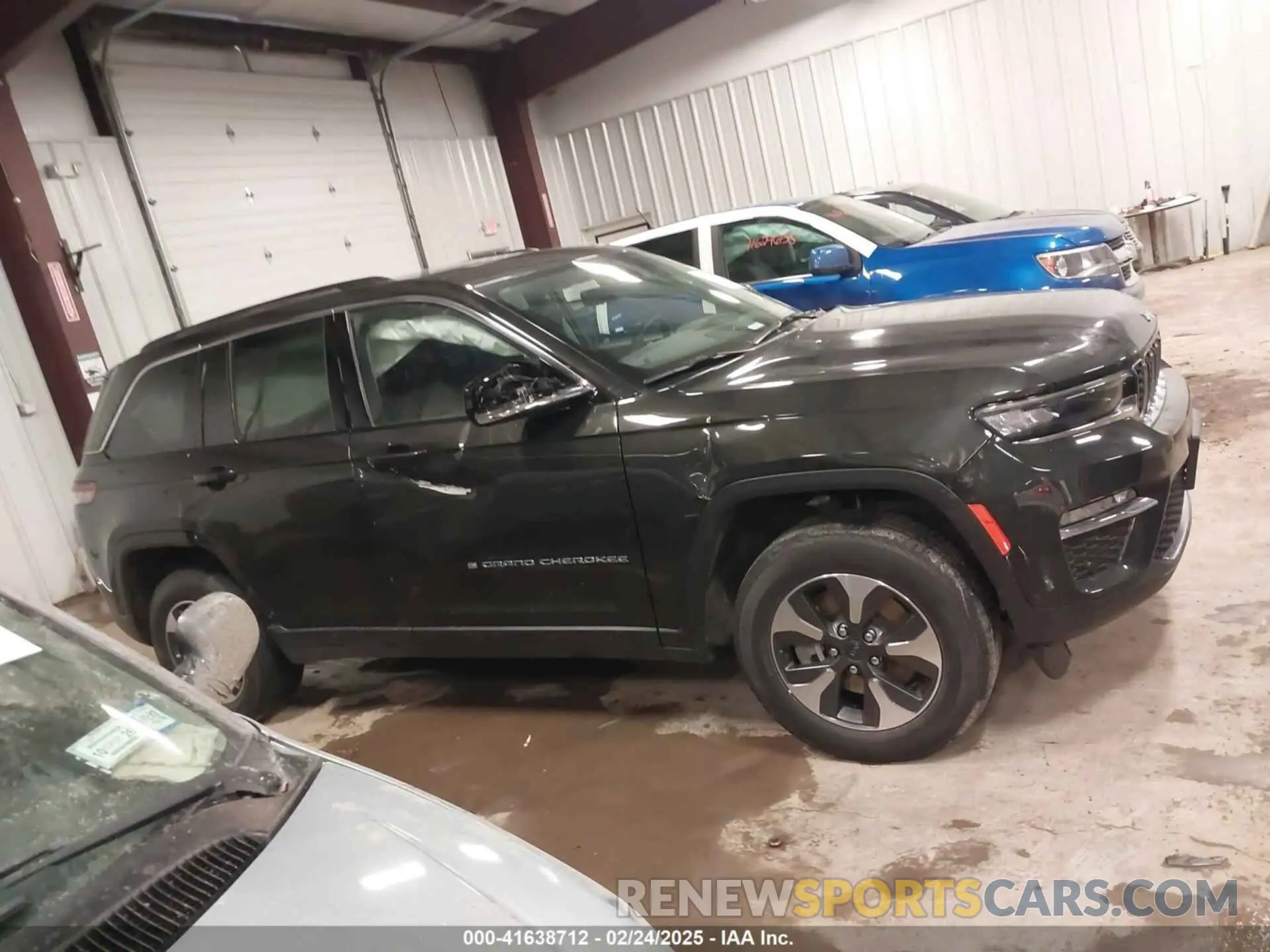 13 fotografías del automóvil dañado 1C4RJYB60P8786950 JEEP GRAND CHEROKEE 4XE 2023