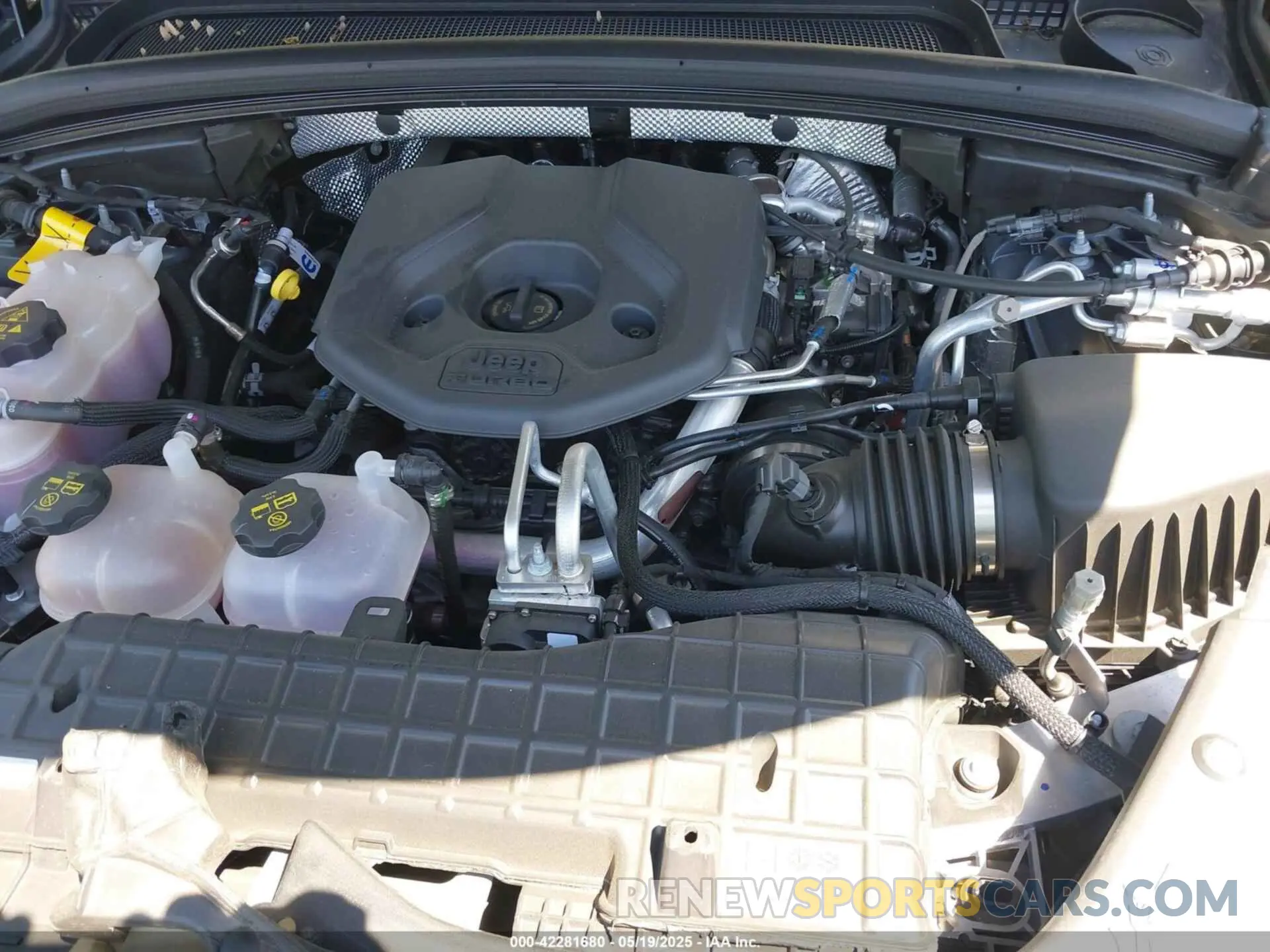 10 fotografías del automóvil dañado 1C4RJYB61P8904648 JEEP GRAND CHEROKEE 4XE 2023