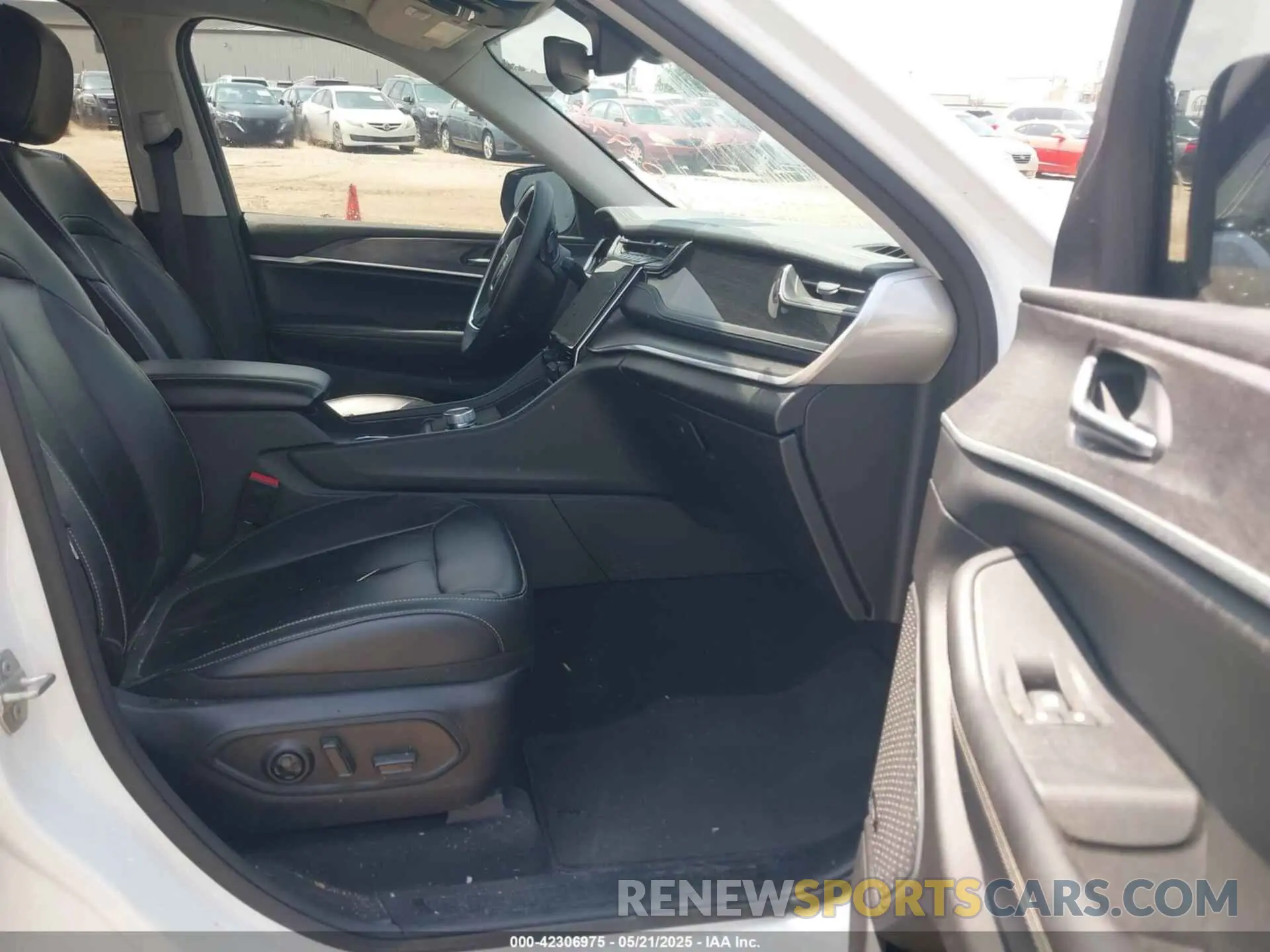 5 fotografías del automóvil dañado 1C4RJYB63PC649000 JEEP GRAND CHEROKEE 4XE 2023