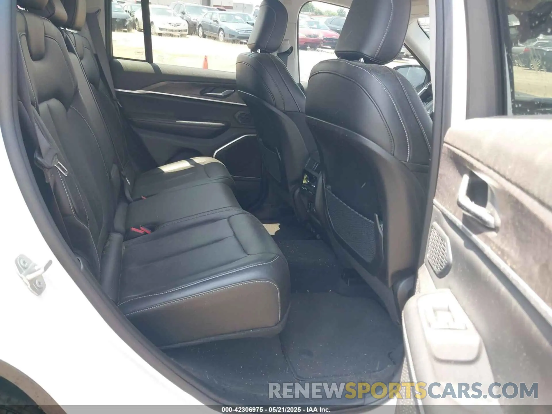 8 fotografías del automóvil dañado 1C4RJYB63PC649000 JEEP GRAND CHEROKEE 4XE 2023
