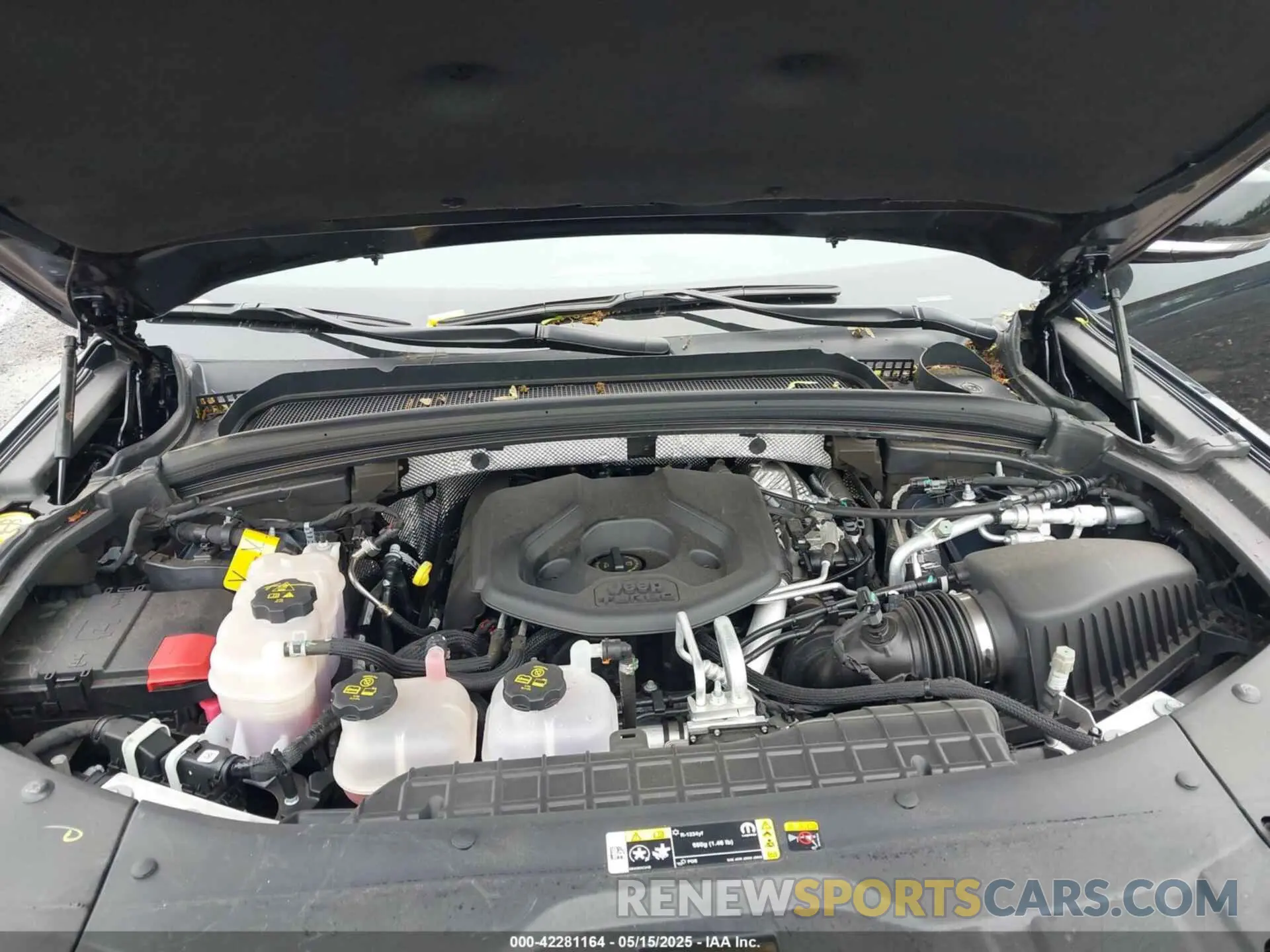 10 fotografías del automóvil dañado 1C4RJYB66PC664736 JEEP GRAND CHEROKEE 4XE 2023