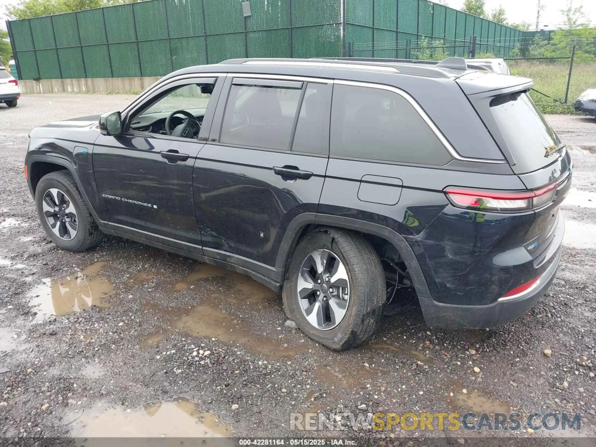 3 fotografías del automóvil dañado 1C4RJYB66PC664736 JEEP GRAND CHEROKEE 4XE 2023