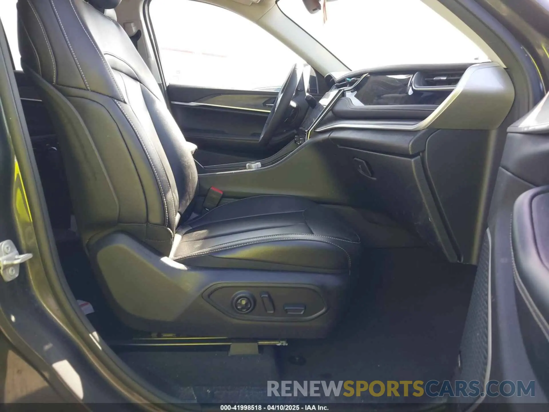 5 fotografías del automóvil dañado 1C4RJYB67PC649081 JEEP GRAND CHEROKEE 4XE 2023