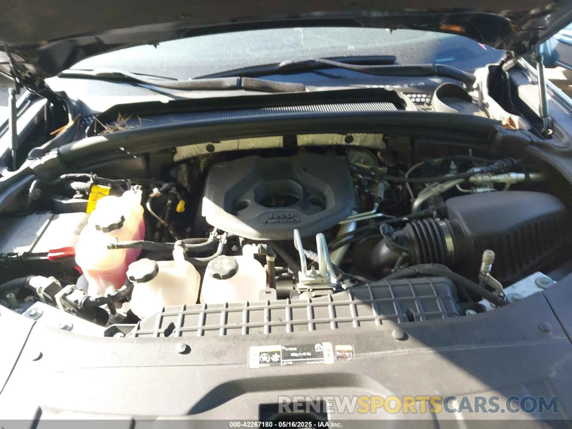 10 fotografías del automóvil dañado 1C4RJYB68PC648859 JEEP GRAND CHEROKEE 4XE 2023