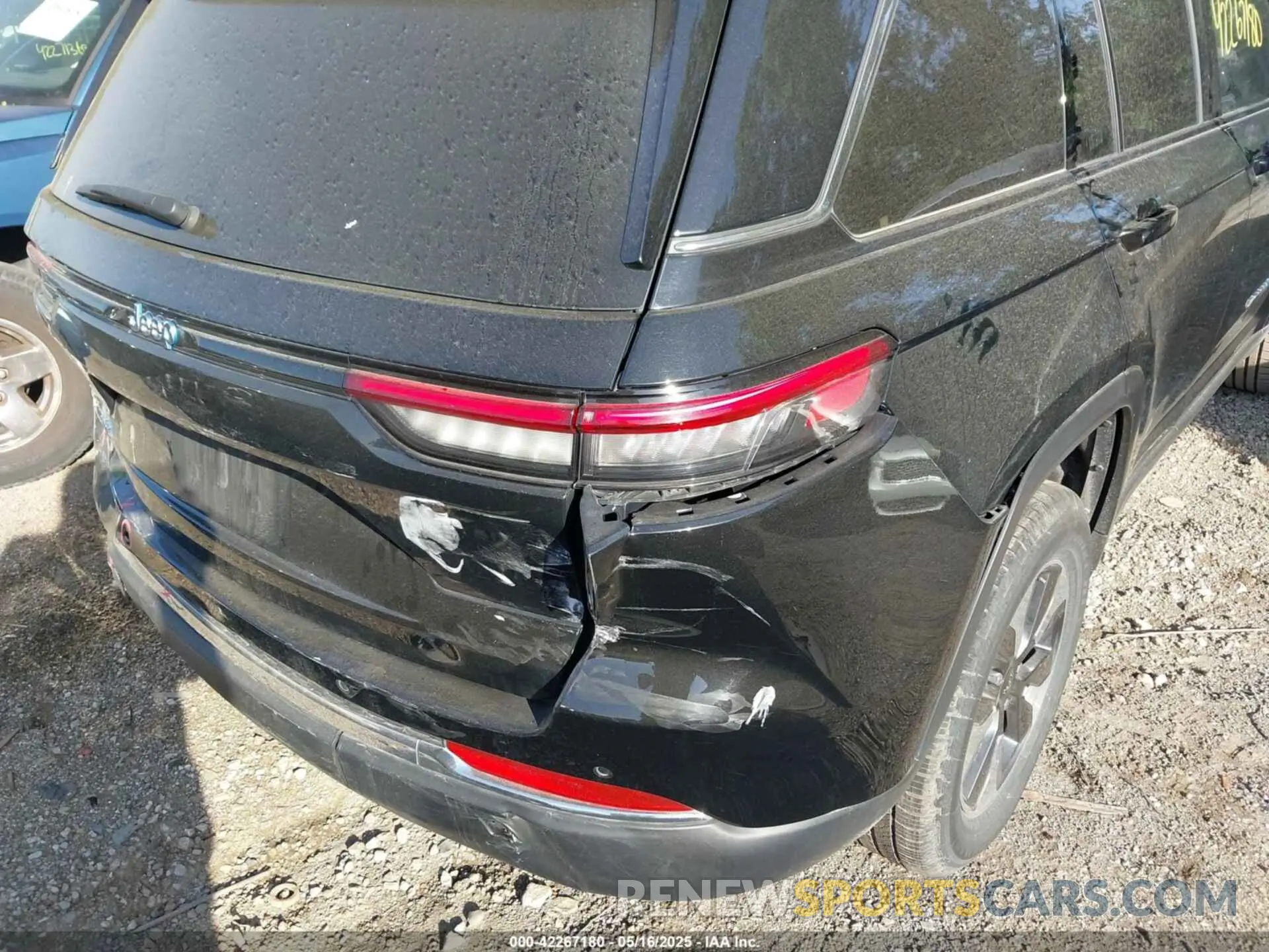 17 fotografías del automóvil dañado 1C4RJYB68PC648859 JEEP GRAND CHEROKEE 4XE 2023