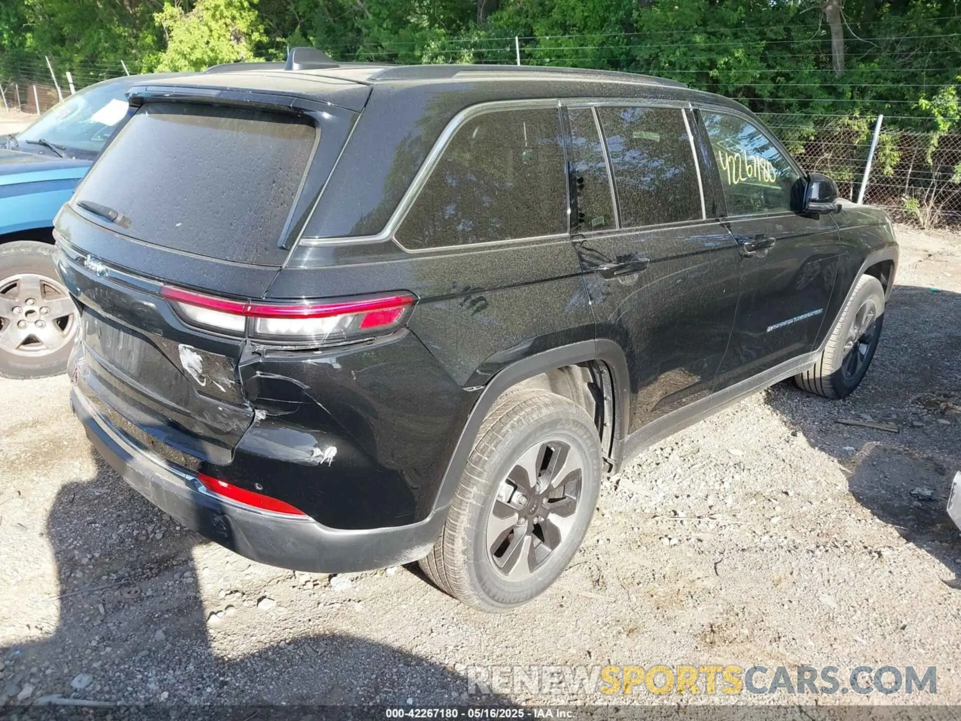 4 fotografías del automóvil dañado 1C4RJYB68PC648859 JEEP GRAND CHEROKEE 4XE 2023