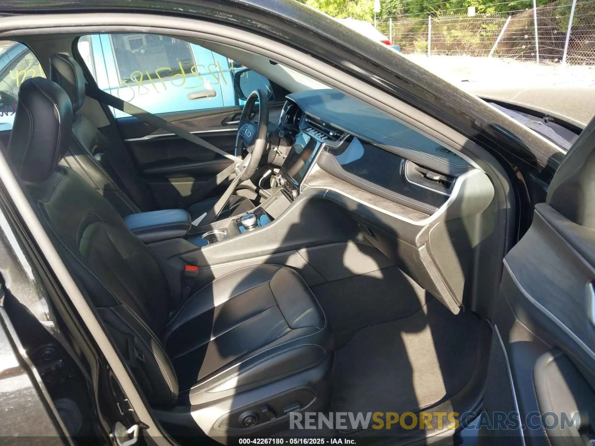 5 fotografías del automóvil dañado 1C4RJYB68PC648859 JEEP GRAND CHEROKEE 4XE 2023