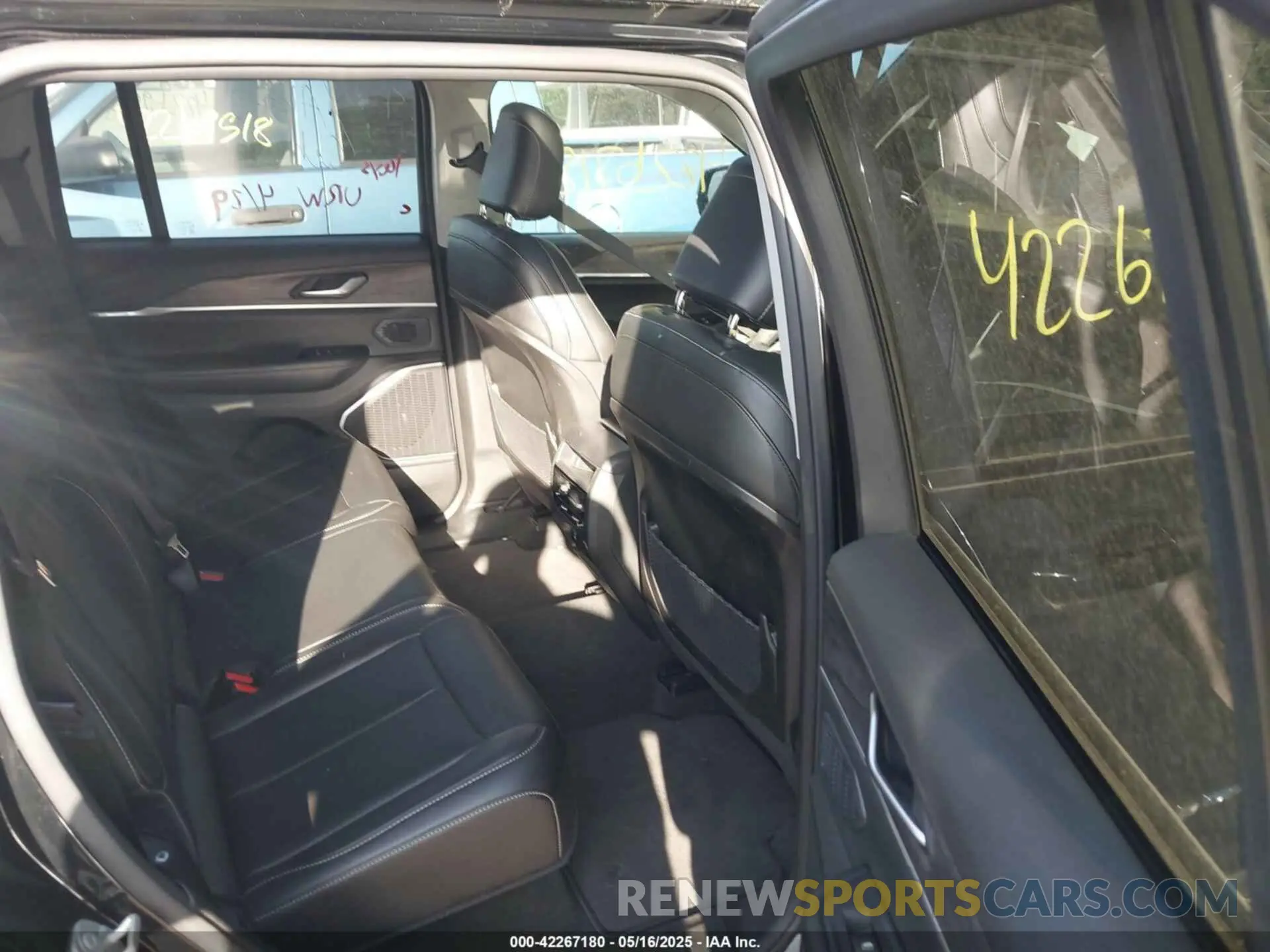 8 fotografías del automóvil dañado 1C4RJYB68PC648859 JEEP GRAND CHEROKEE 4XE 2023
