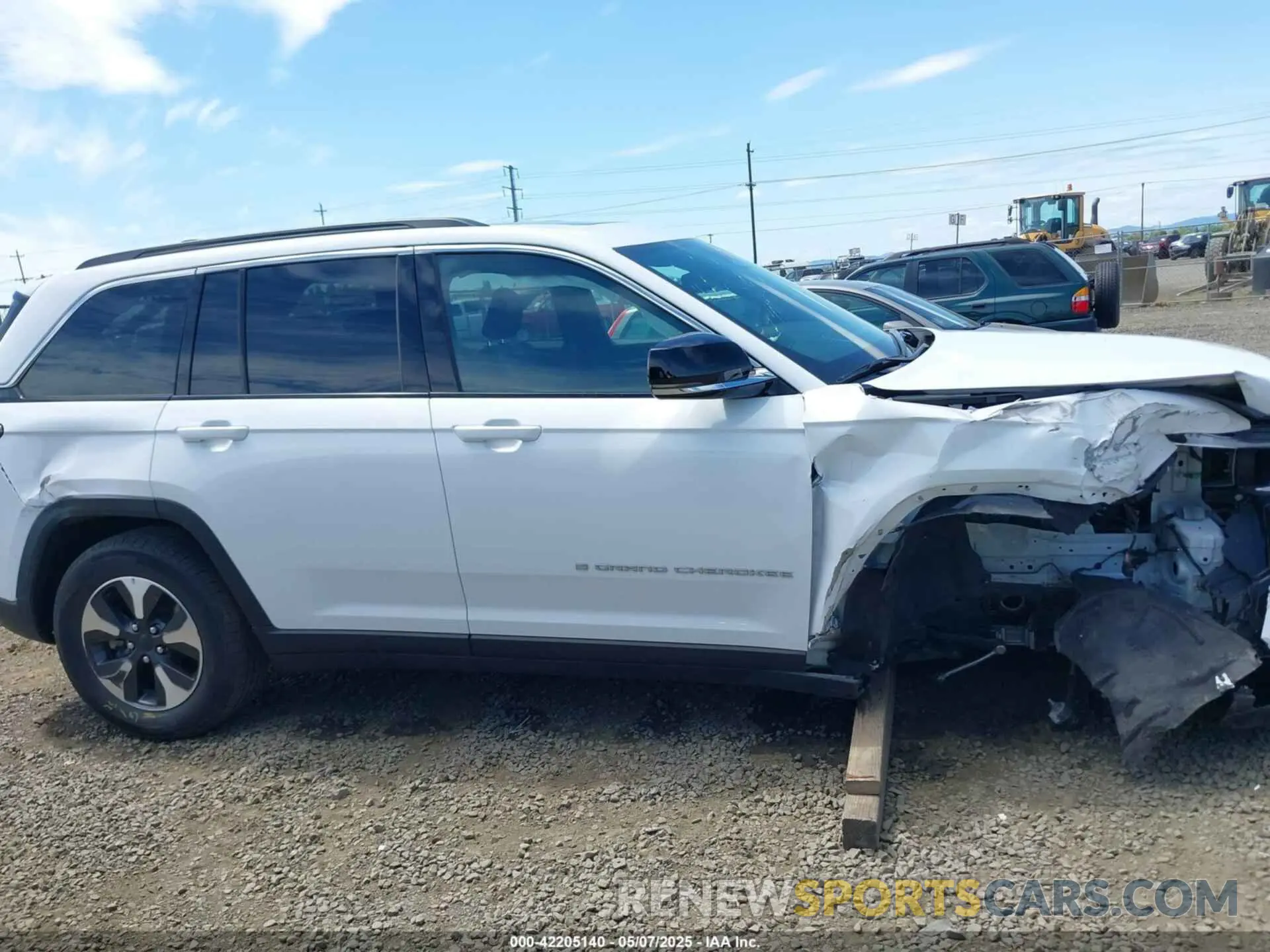 14 fotografías del automóvil dañado 1C4RJYB60RC120378 JEEP GRAND CHEROKEE 4XE 2024