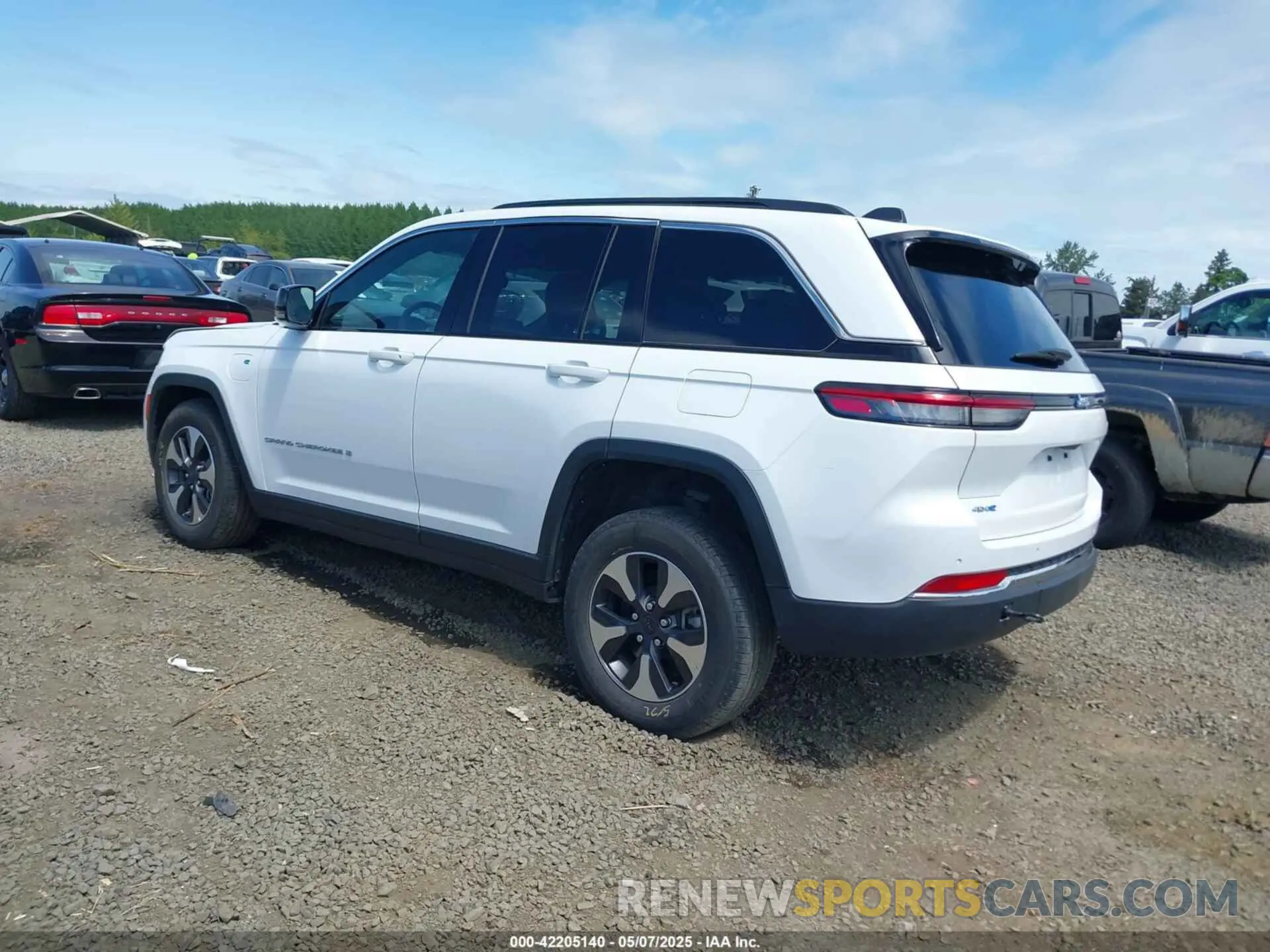 3 fotografías del automóvil dañado 1C4RJYB60RC120378 JEEP GRAND CHEROKEE 4XE 2024