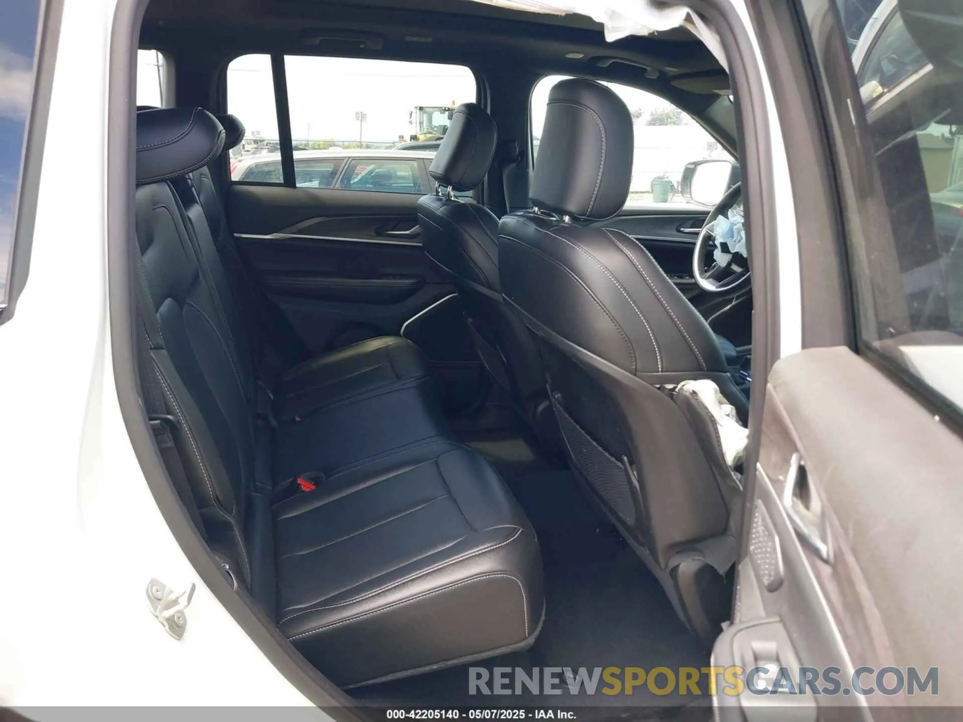 8 fotografías del automóvil dañado 1C4RJYB60RC120378 JEEP GRAND CHEROKEE 4XE 2024