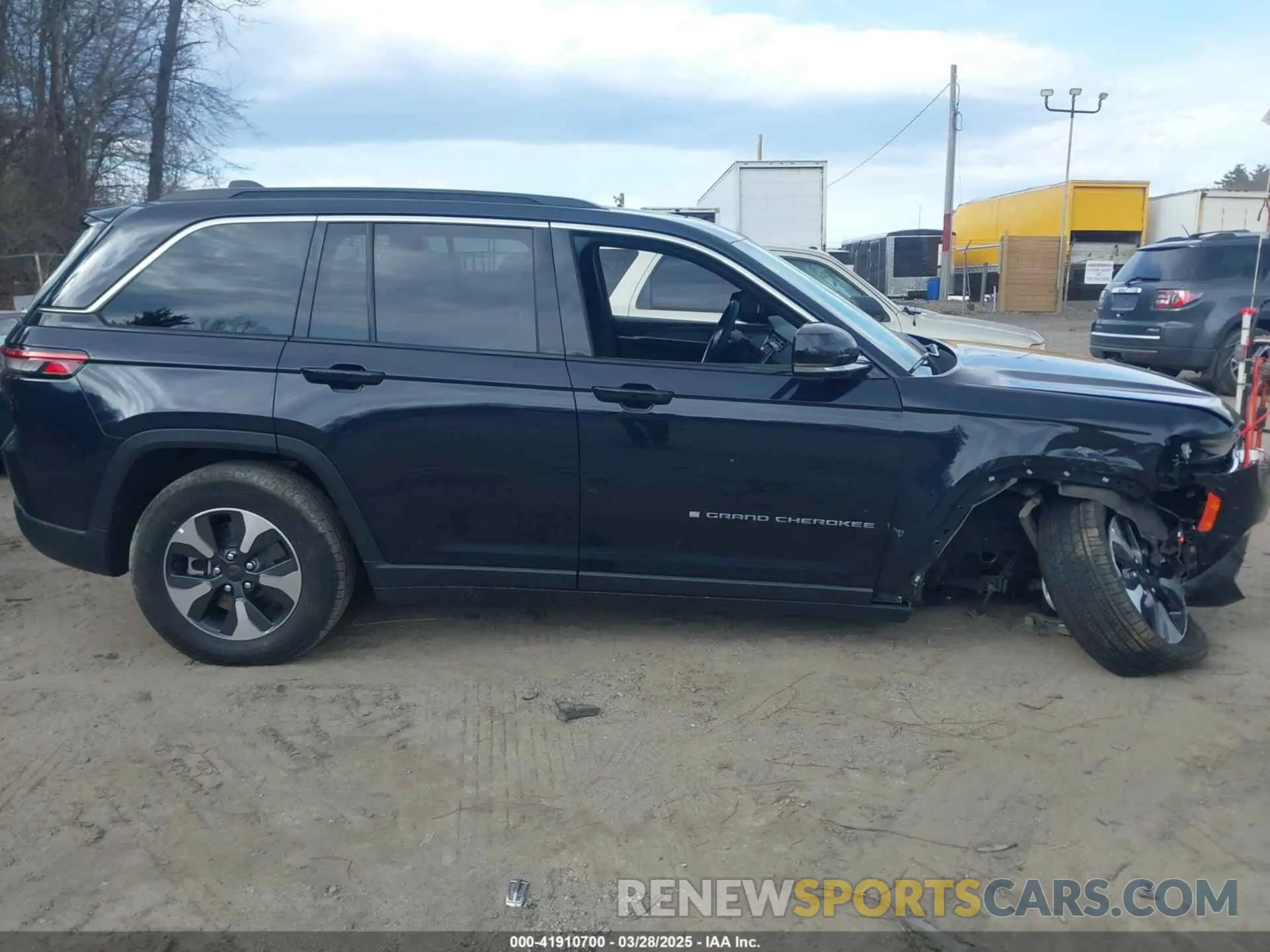 13 fotografías del automóvil dañado 1C4RJYB60RC142770 JEEP GRAND CHEROKEE 4XE 2024