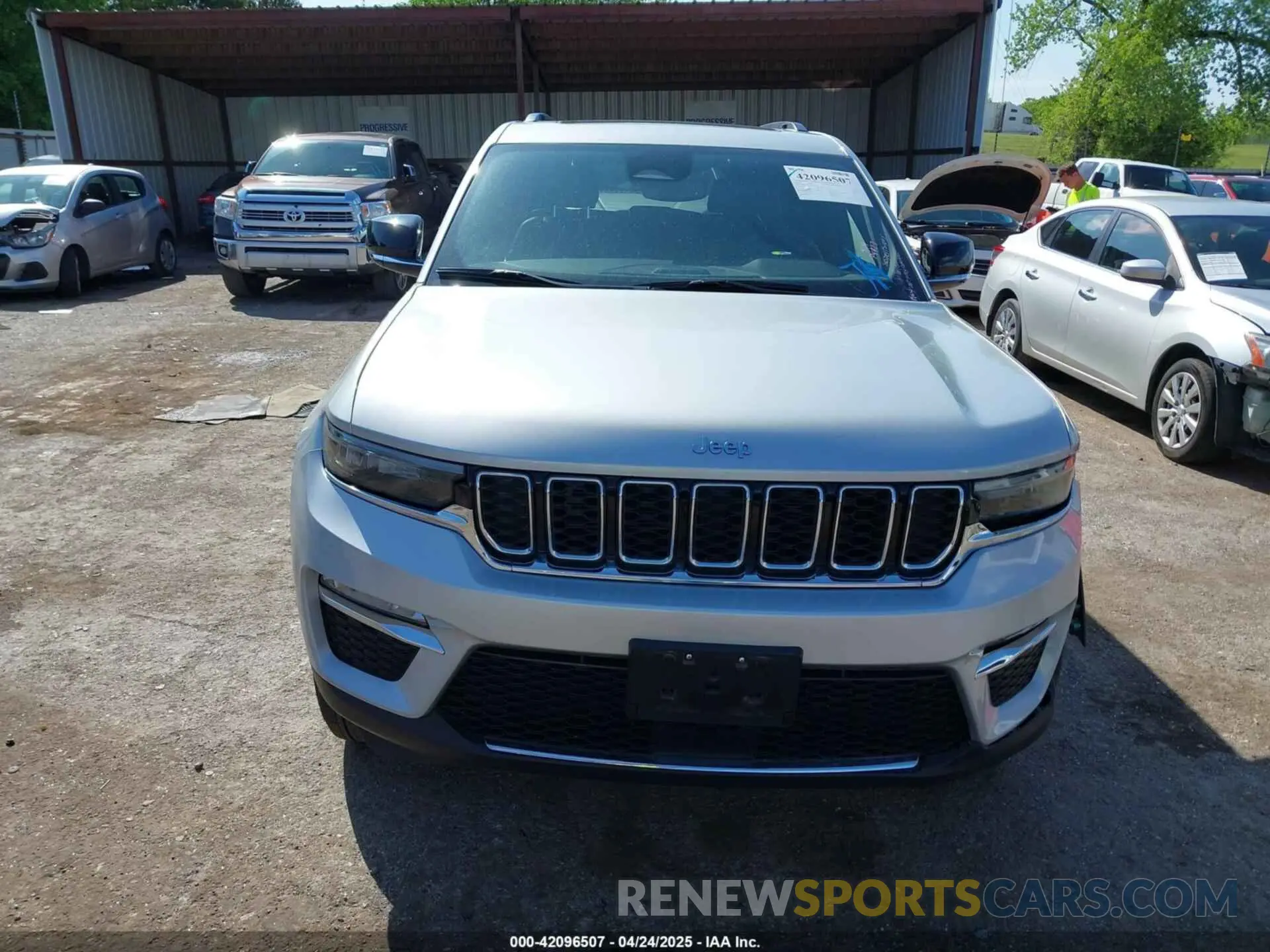 13 fotografías del automóvil dañado 1C4RJYB60RC181780 JEEP GRAND CHEROKEE 4XE 2024