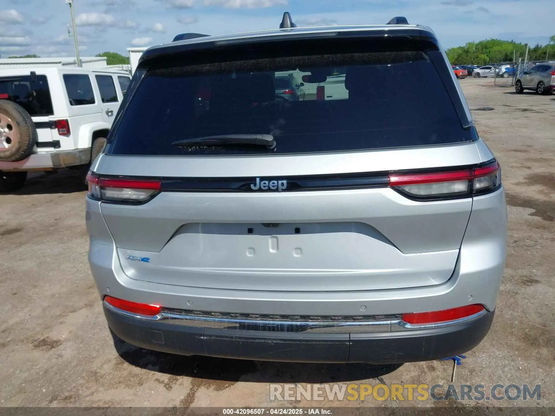17 fotografías del automóvil dañado 1C4RJYB60RC181780 JEEP GRAND CHEROKEE 4XE 2024