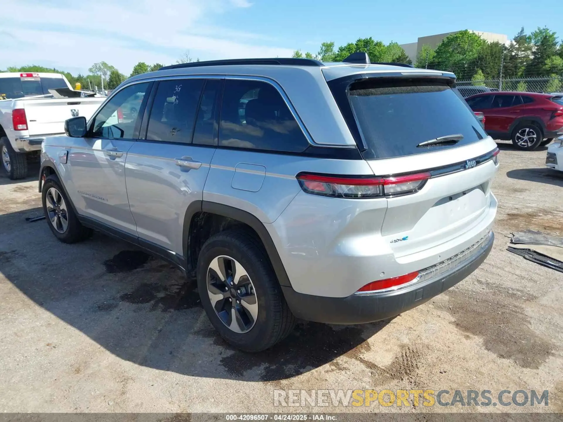 3 fotografías del automóvil dañado 1C4RJYB60RC181780 JEEP GRAND CHEROKEE 4XE 2024