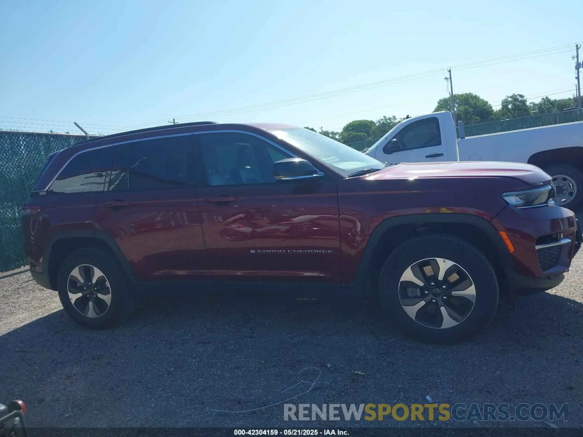 13 fotografías del automóvil dañado 1C4RJYB60RC181939 JEEP GRAND CHEROKEE 4XE 2024