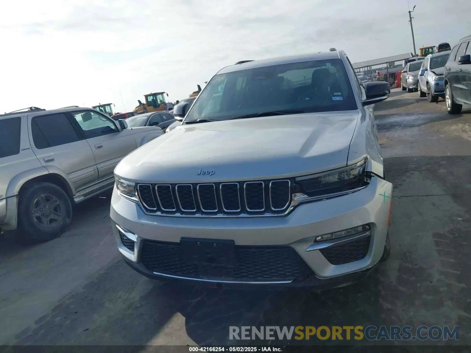 12 fotografías del automóvil dañado 1C4RJYB61R8517052 JEEP GRAND CHEROKEE 4XE 2024