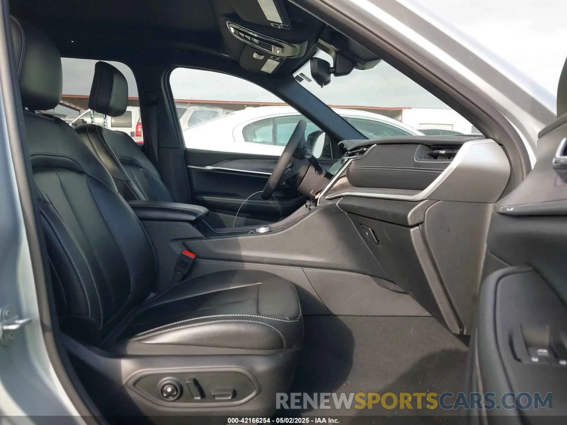5 fotografías del automóvil dañado 1C4RJYB61R8517052 JEEP GRAND CHEROKEE 4XE 2024