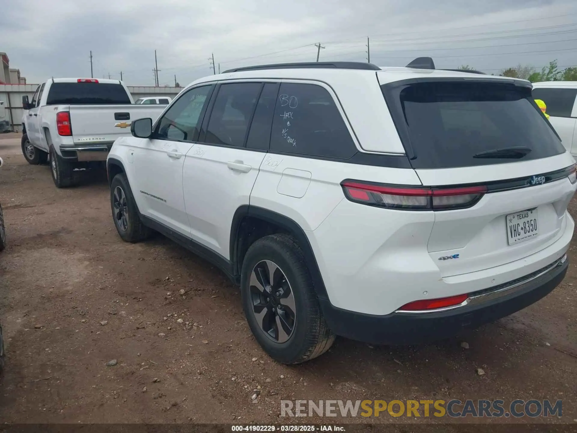 3 fotografías del automóvil dañado 1C4RJYB61RC122219 JEEP GRAND CHEROKEE 4XE 2024