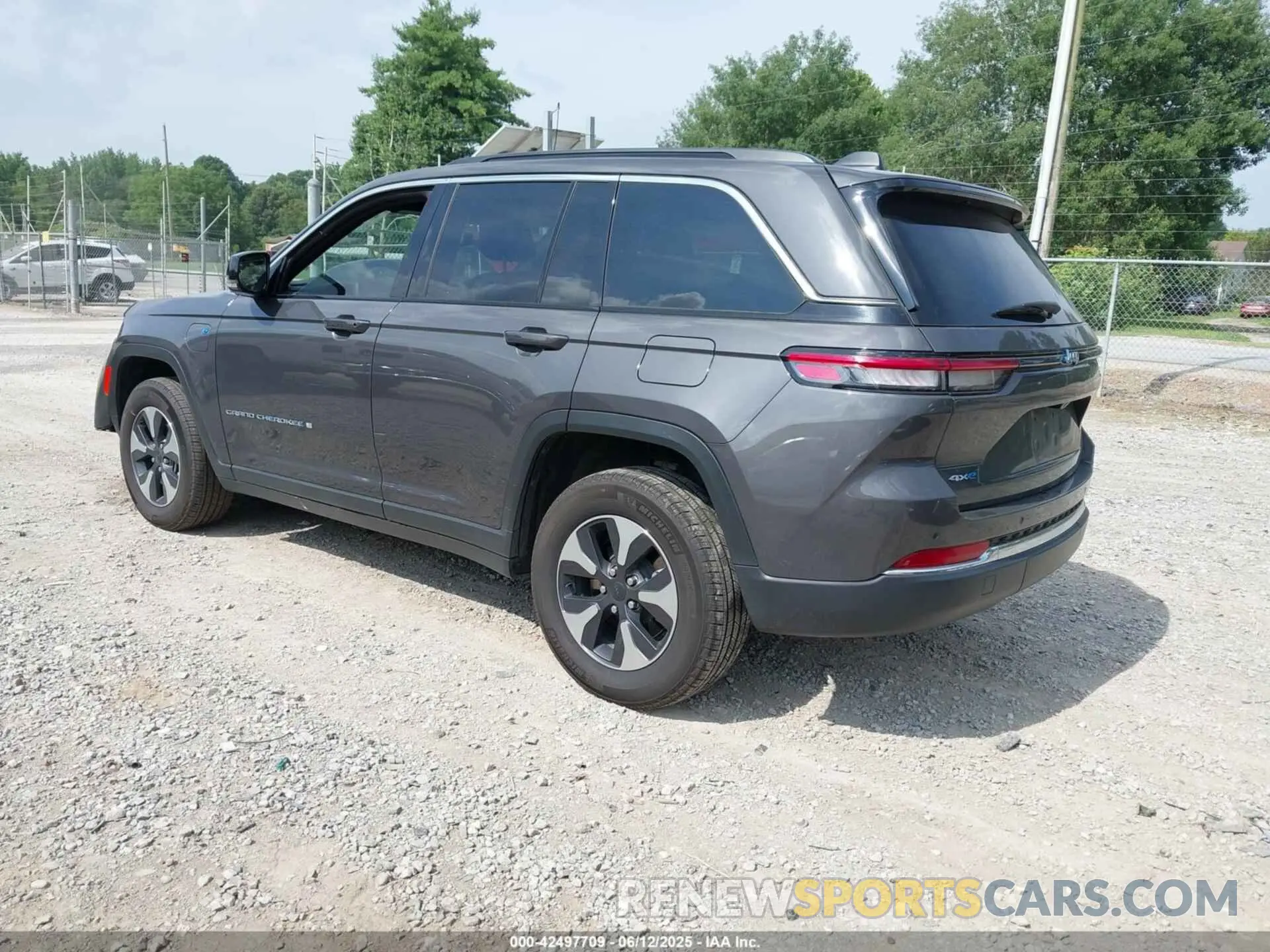 3 fotografías del automóvil dañado 1C4RJYB64RC125423 JEEP GRAND CHEROKEE 4XE 2024