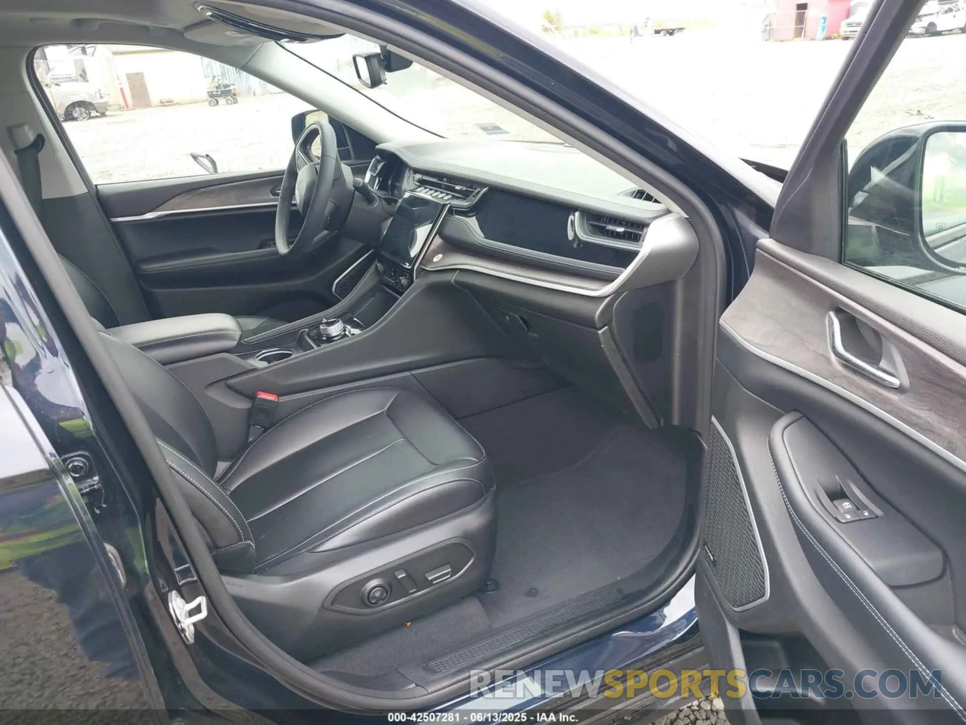 5 fotografías del automóvil dañado 1C4RJYB65R8959249 JEEP GRAND CHEROKEE 4XE 2024