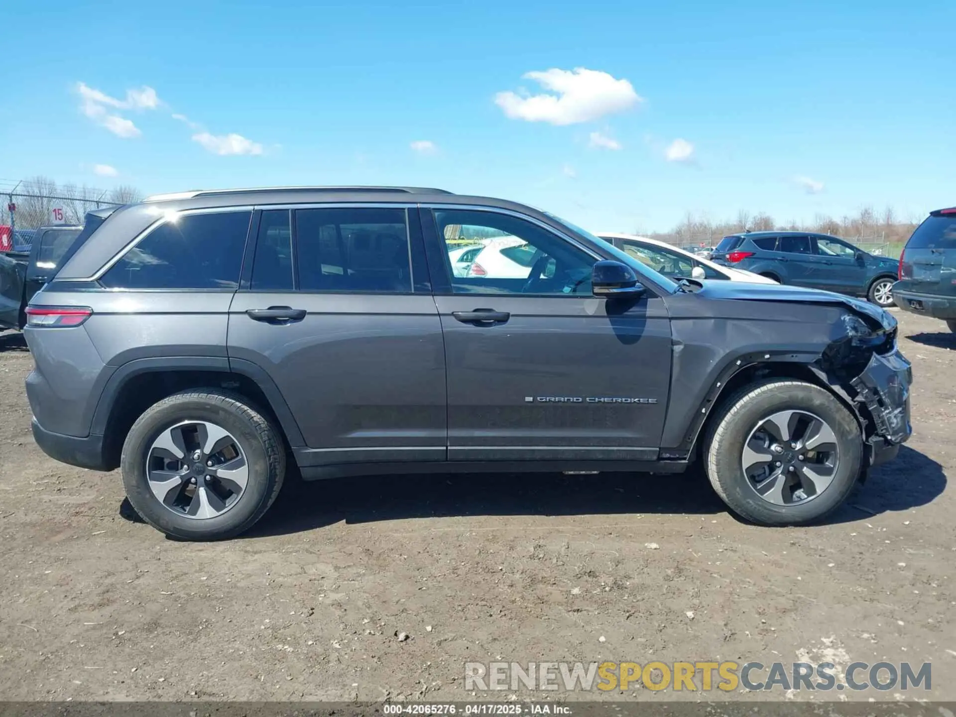 14 fotografías del automóvil dañado 1C4RJYB65RC181743 JEEP GRAND CHEROKEE 4XE 2024
