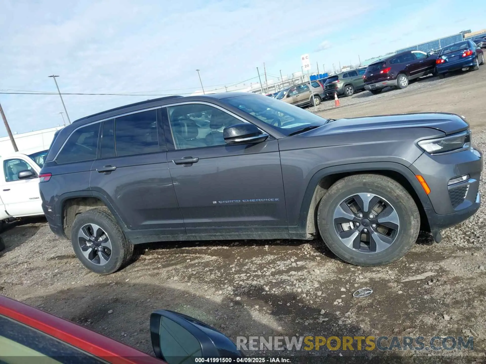13 fotografías del automóvil dañado 1C4RJYB65RC181984 JEEP GRAND CHEROKEE 4XE 2024