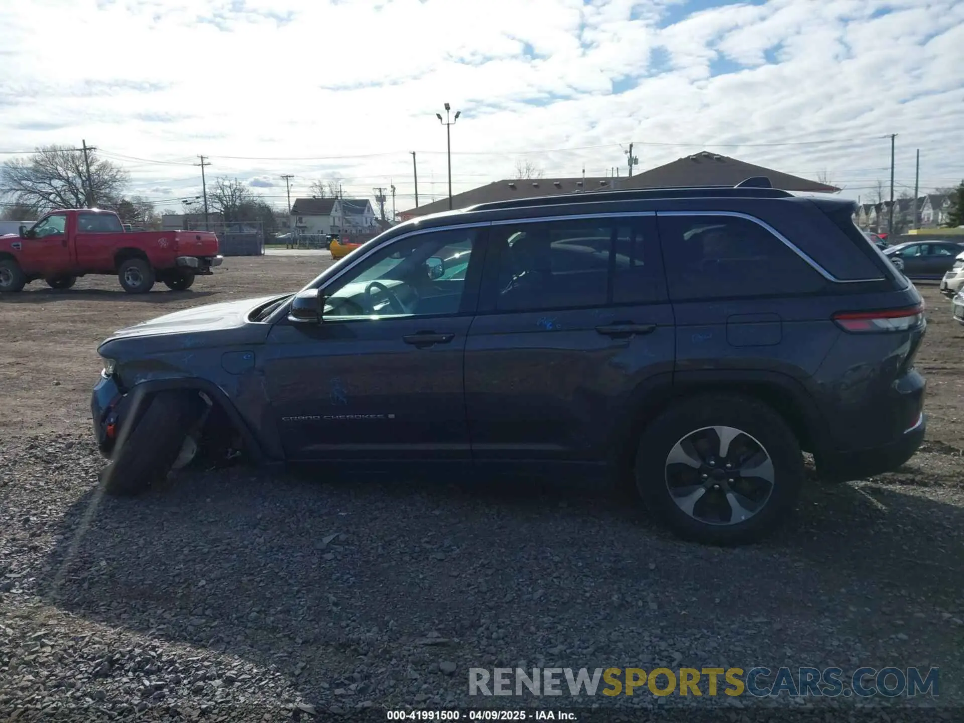 14 fotografías del automóvil dañado 1C4RJYB65RC181984 JEEP GRAND CHEROKEE 4XE 2024