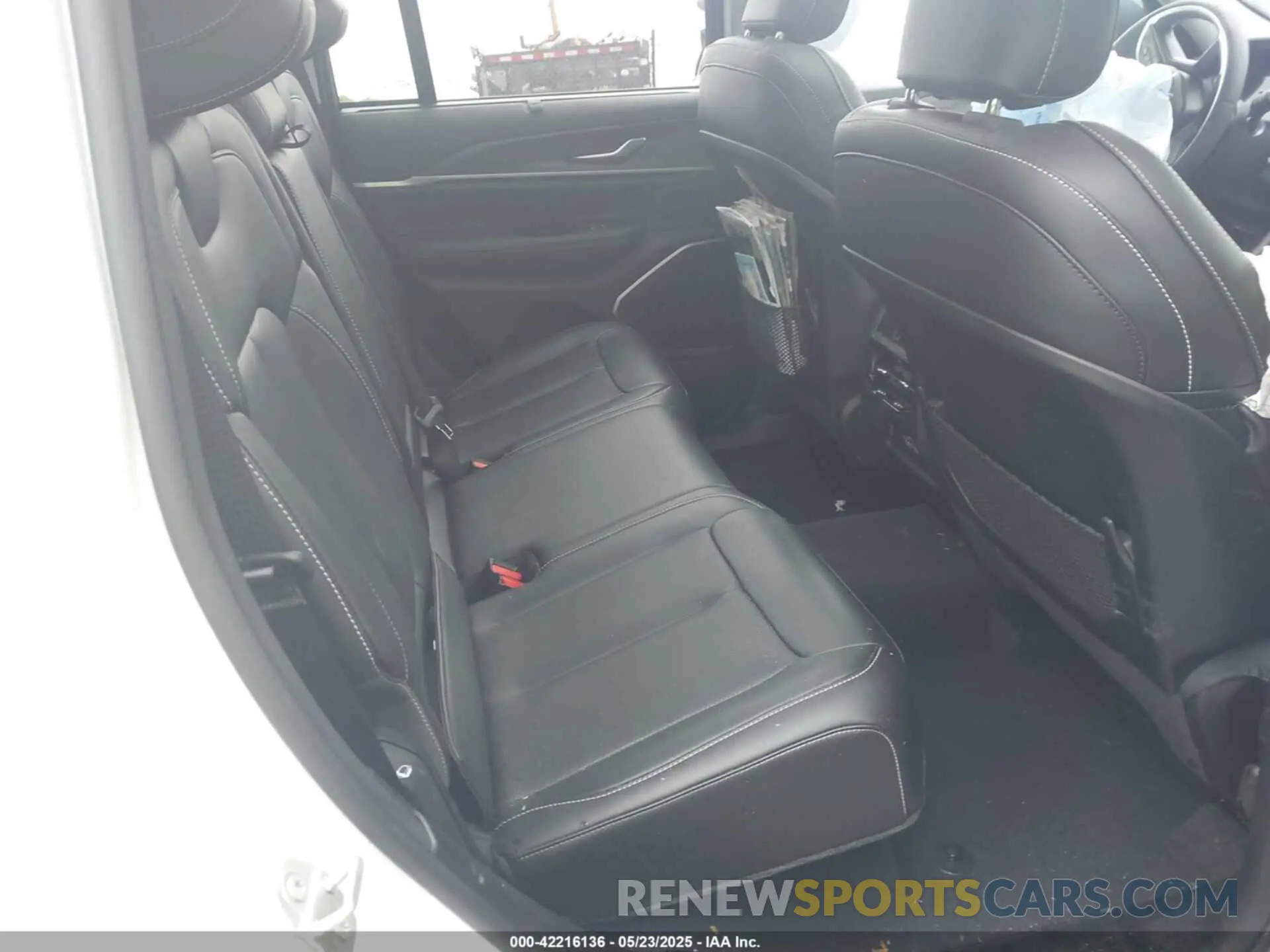 8 fotografías del automóvil dañado 1C4RJYB65RC681692 JEEP GRAND CHEROKEE 4XE 2024