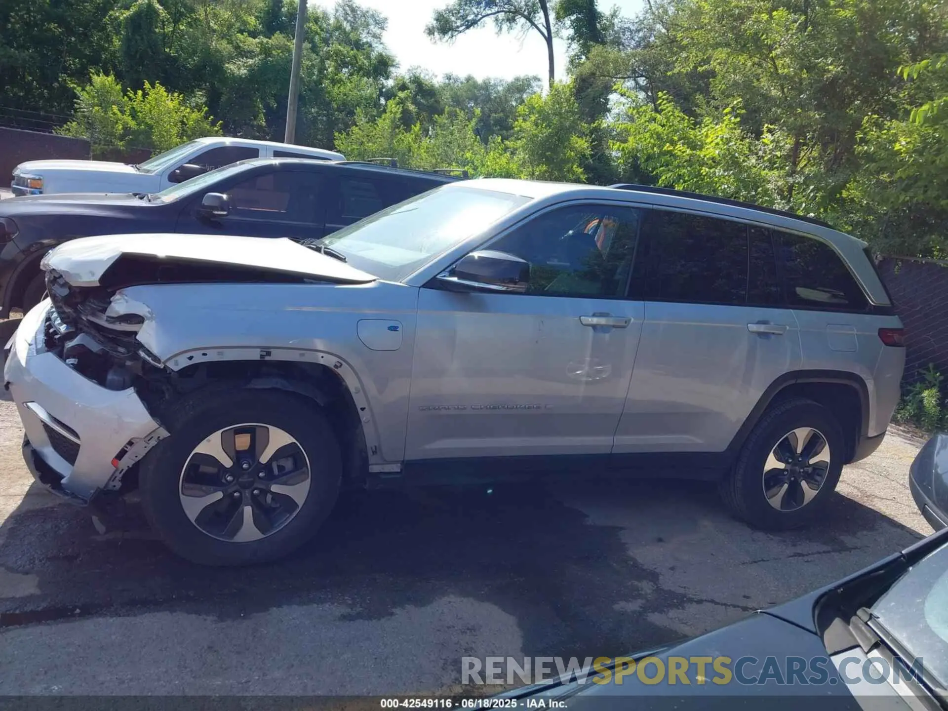 14 fotografías del automóvil dañado 1C4RJYB67R8516567 JEEP GRAND CHEROKEE 4XE 2024