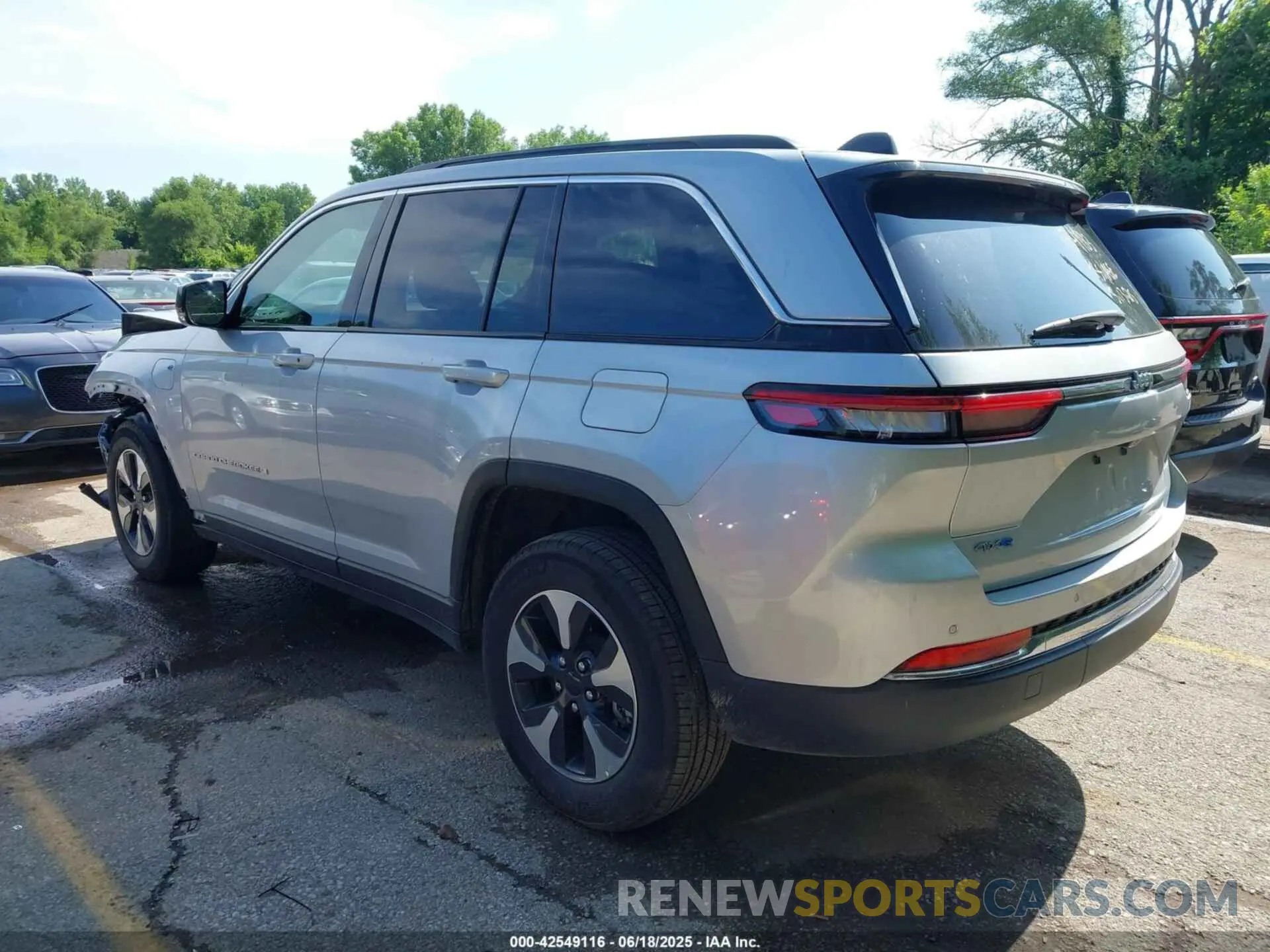 3 fotografías del automóvil dañado 1C4RJYB67R8516567 JEEP GRAND CHEROKEE 4XE 2024