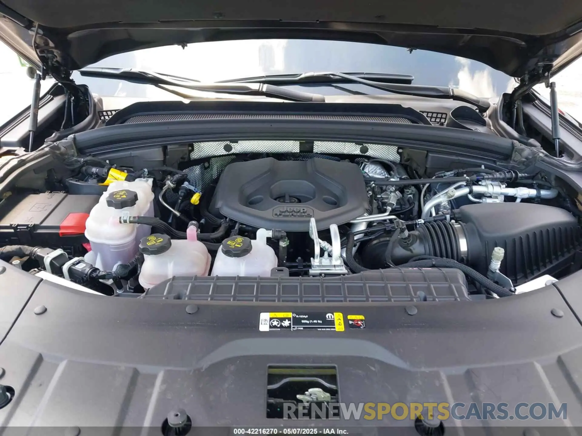 10 fotografías del automóvil dañado 1C4RJYB67R8611713 JEEP GRAND CHEROKEE 4XE 2024