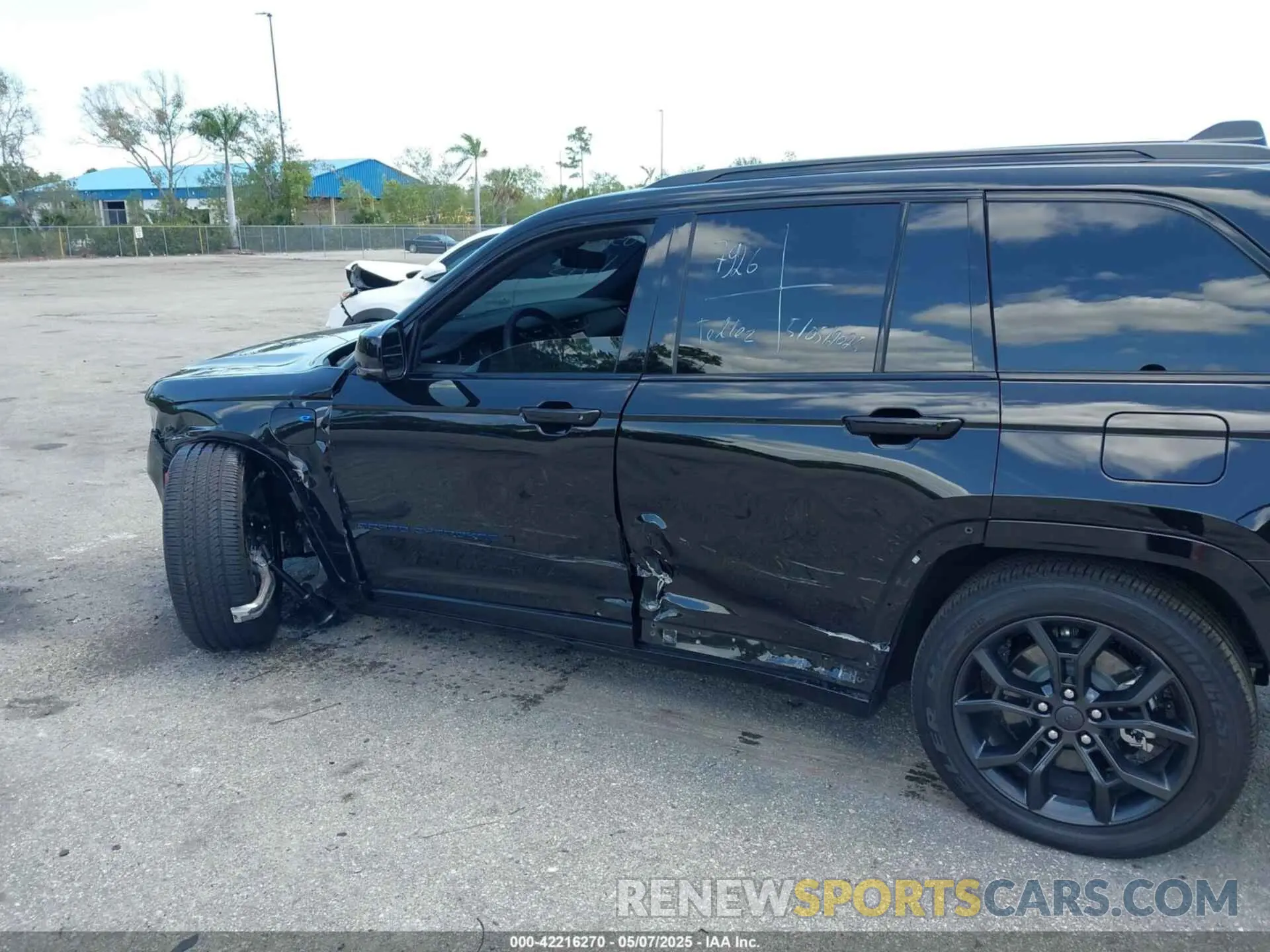 6 fotografías del automóvil dañado 1C4RJYB67R8611713 JEEP GRAND CHEROKEE 4XE 2024